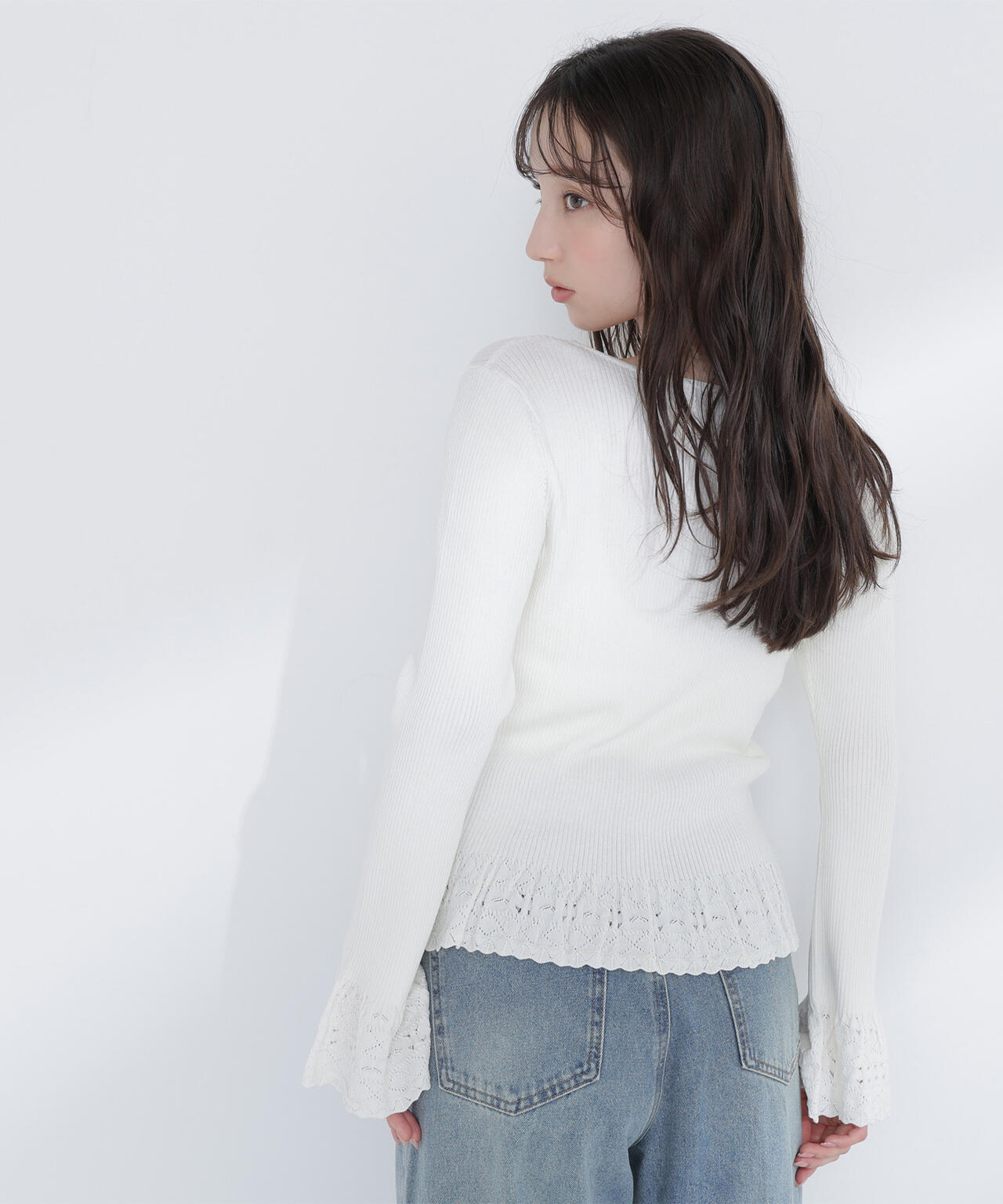 柄編みフレアスリーブニット