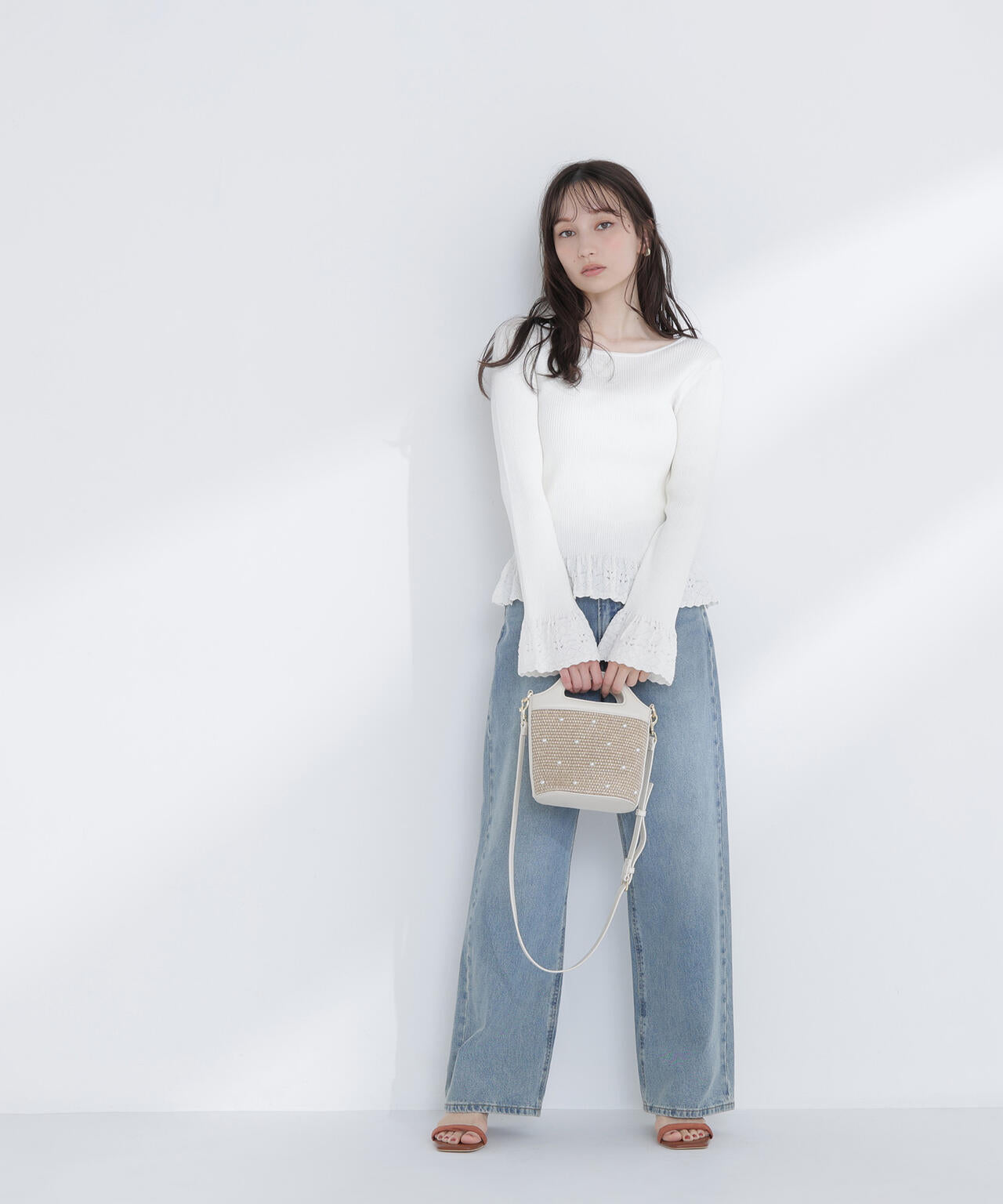 柄編みフレアスリーブニット