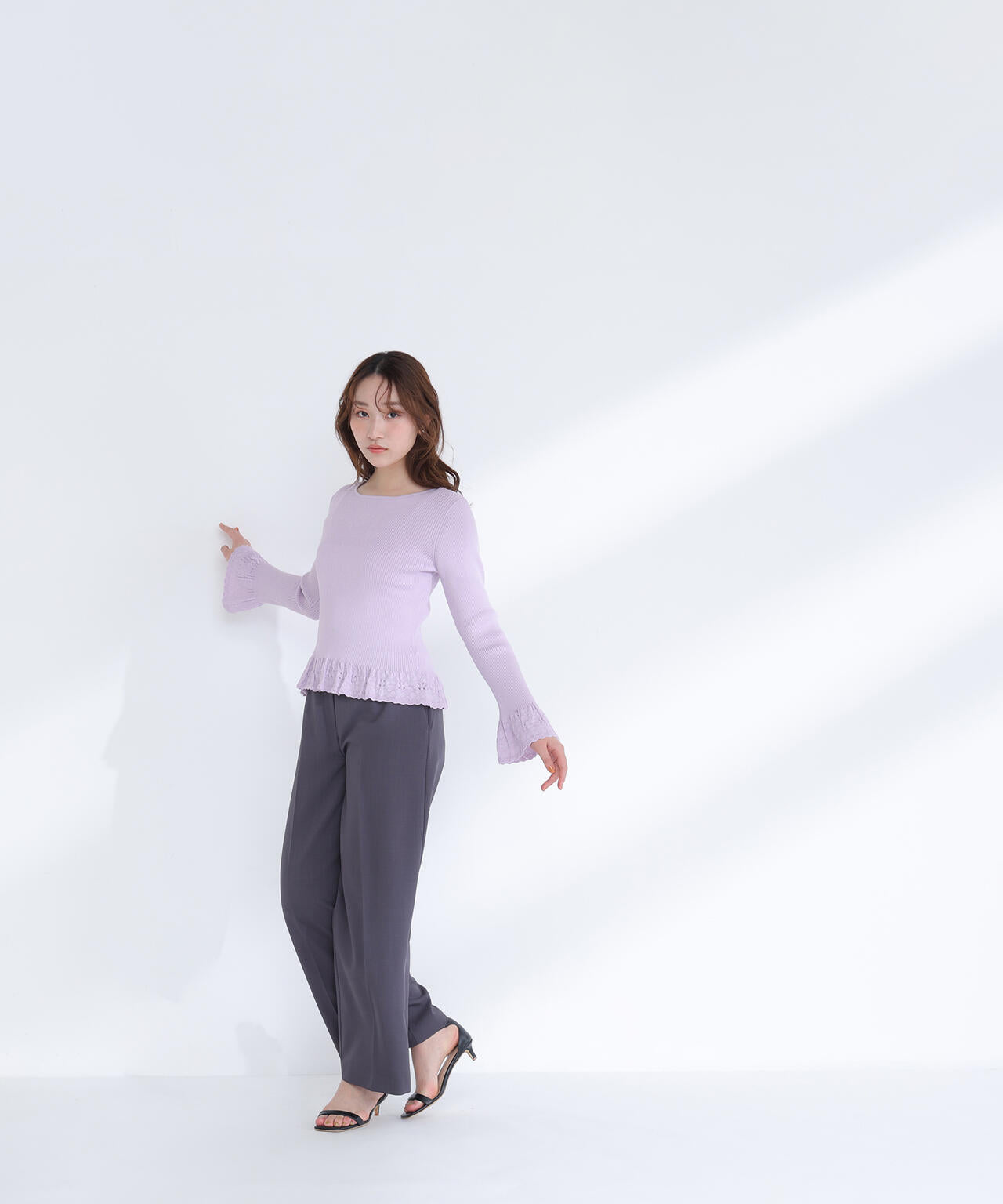 柄編みフレアスリーブニット