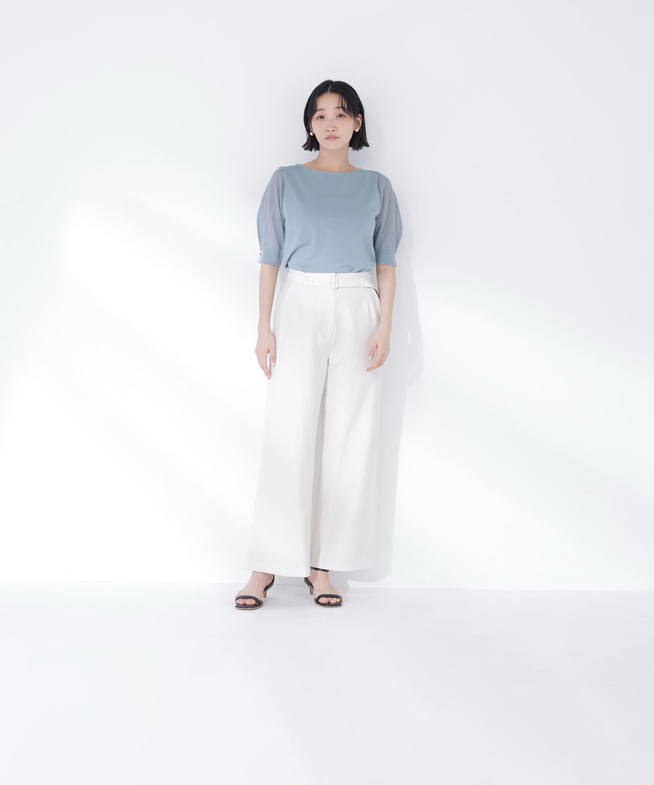 身長165　B:80 W:59 / H:85 / S:23.5 着用サイズ：FR