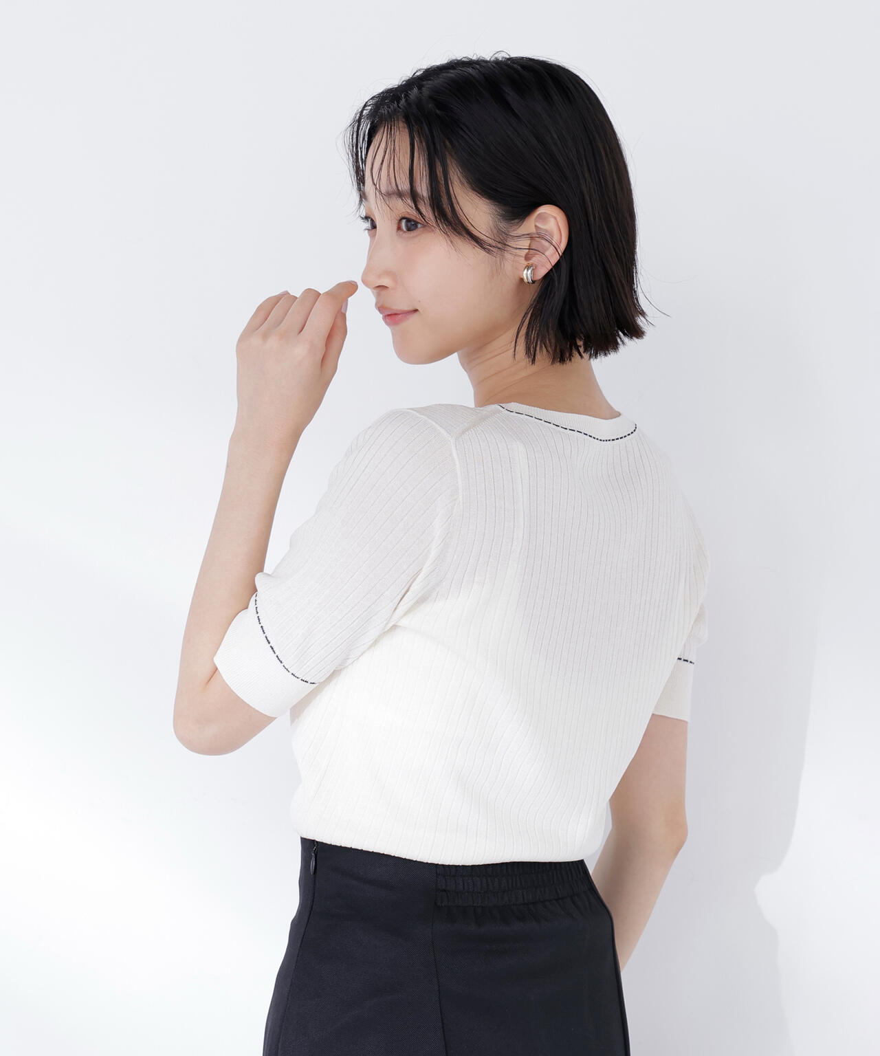 身長165　B:80 W:59 / H:85 / S:23.5 着用サイズ：FR