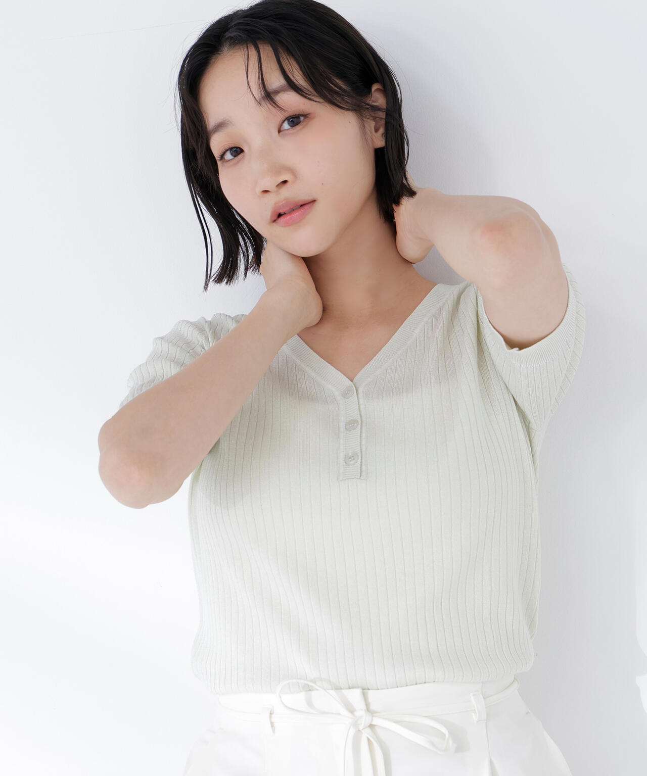 身長165　B:80 W:59 / H:85 / S:23.5 着用サイズ：FR