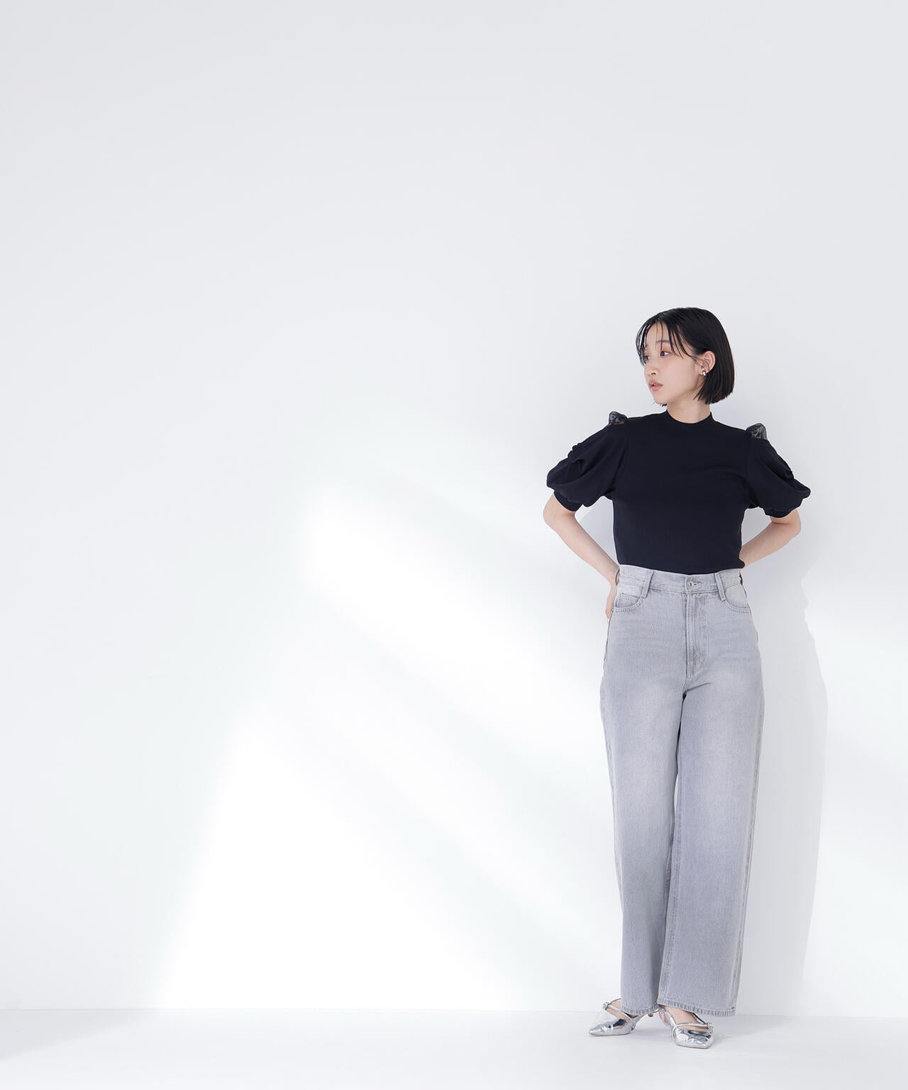 身長165　B:80 W:59 / H:85 / S:23.5 着用サイズ：FR