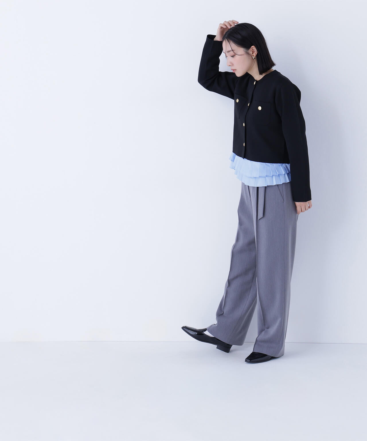 エンブレムボタンニットジャケット