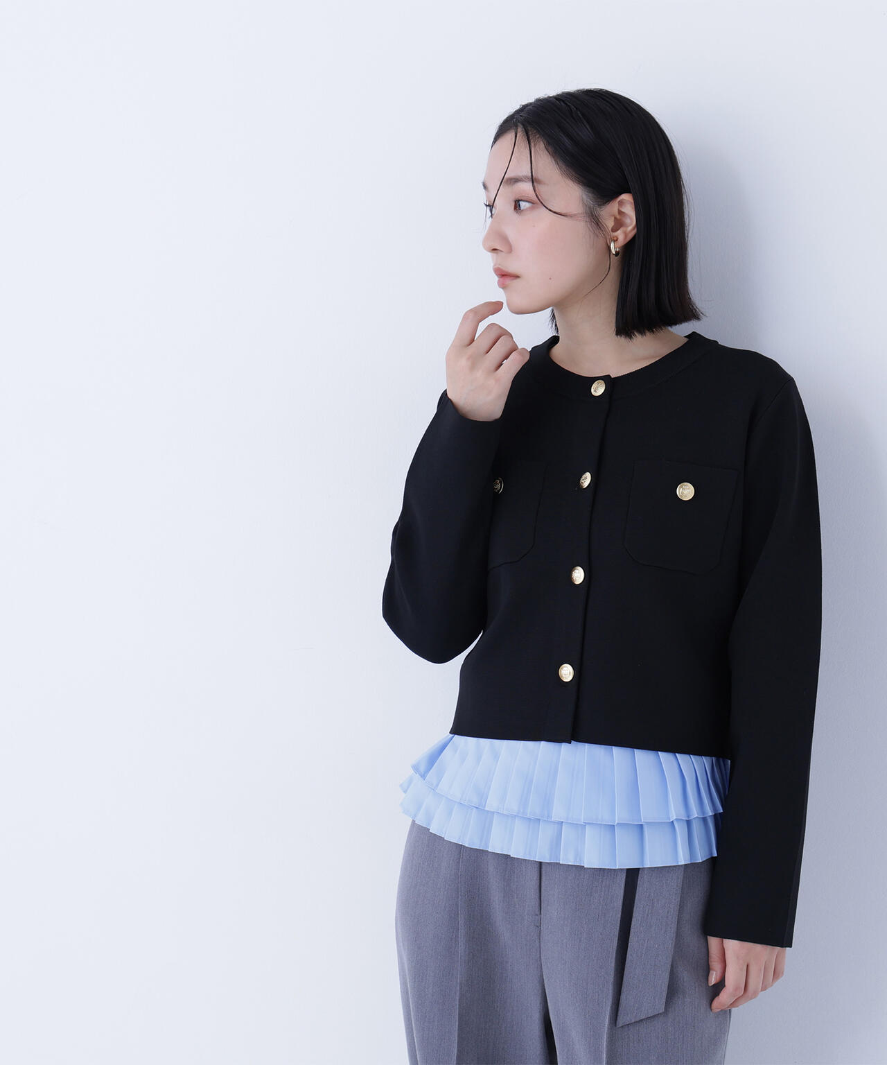 エンブレムボタンニットジャケット