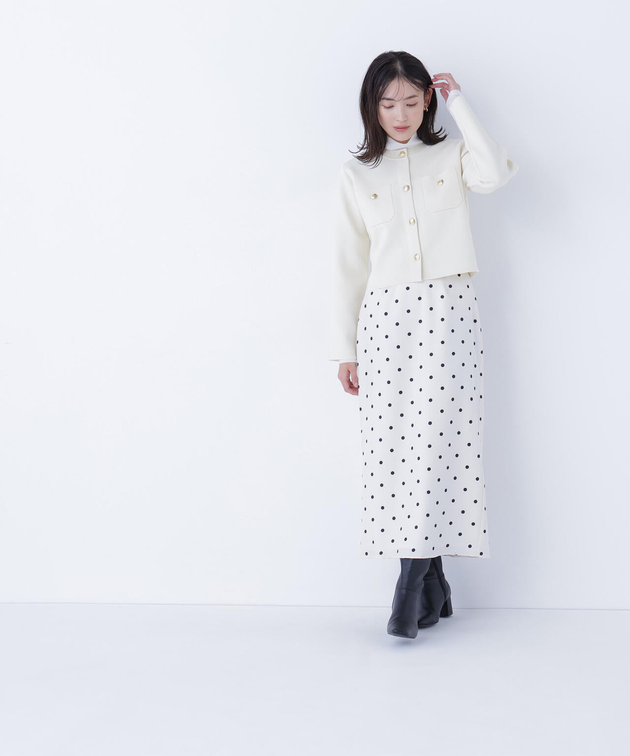 エンブレムボタンニットジャケット