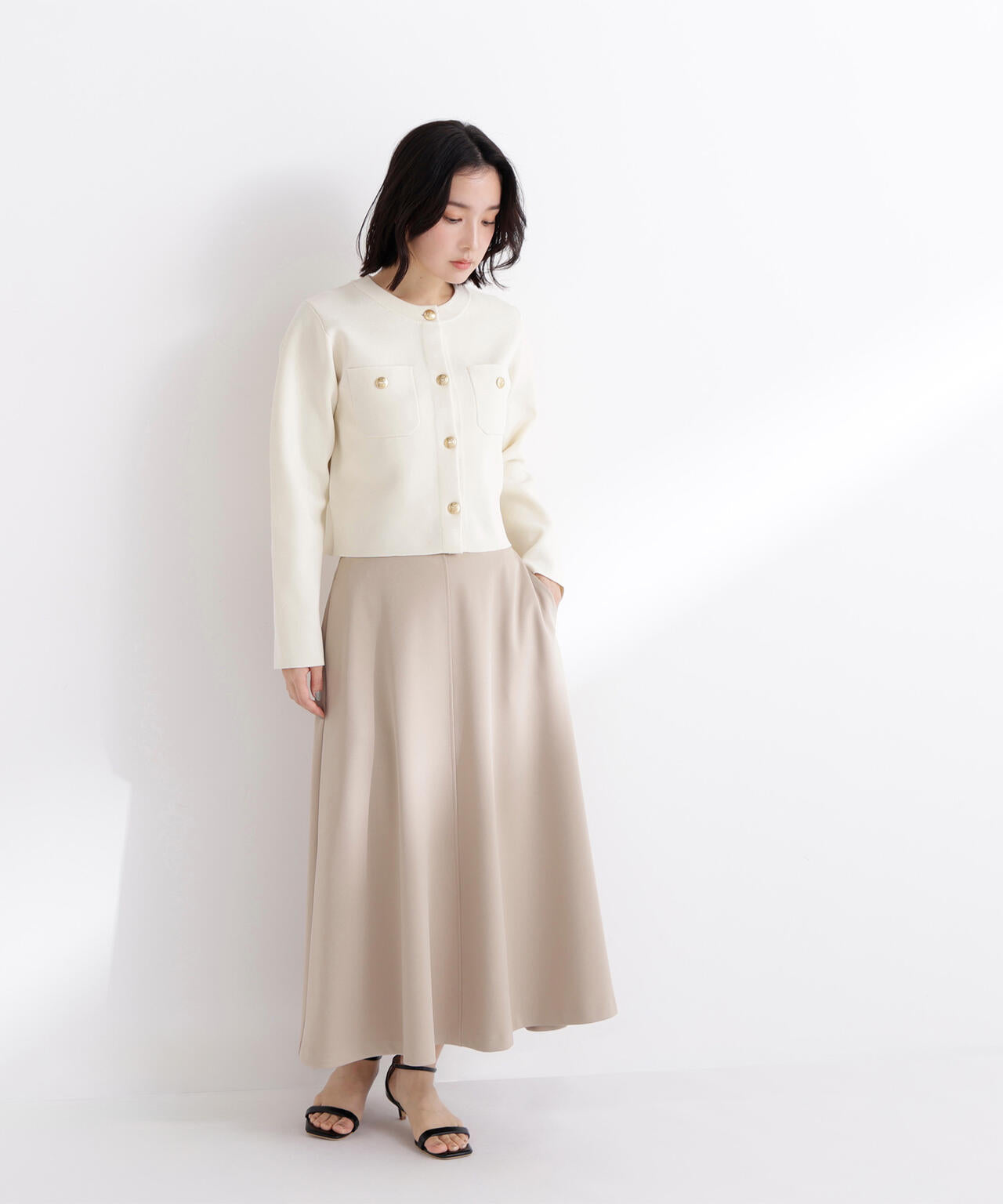 エンブレムボタンニットジャケット