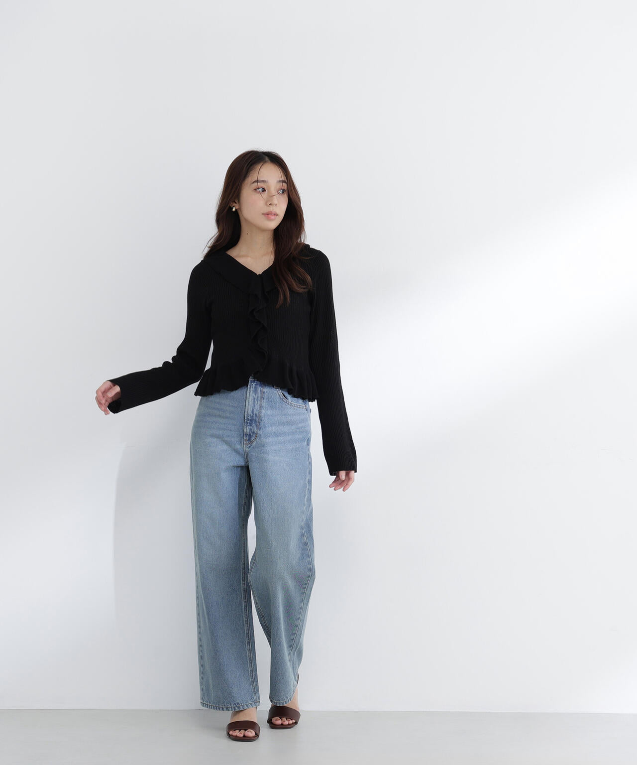 フリルトリムカーディガン