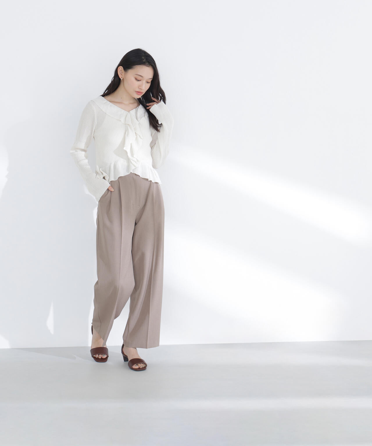 フリルトリムカーディガン