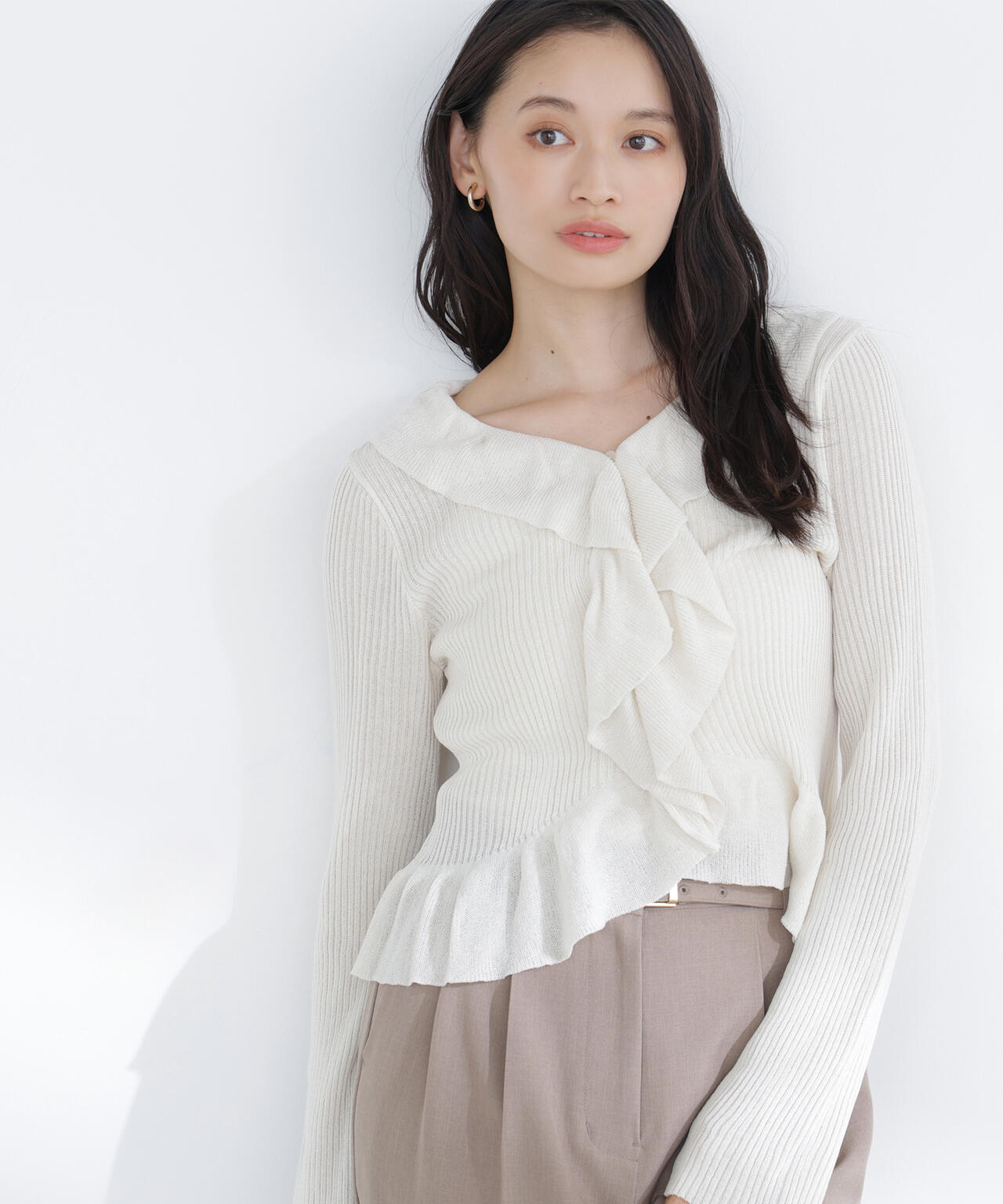 6/5～6/7 オンライン限定2buy10%OFF対象】フリルトリムカーディガン