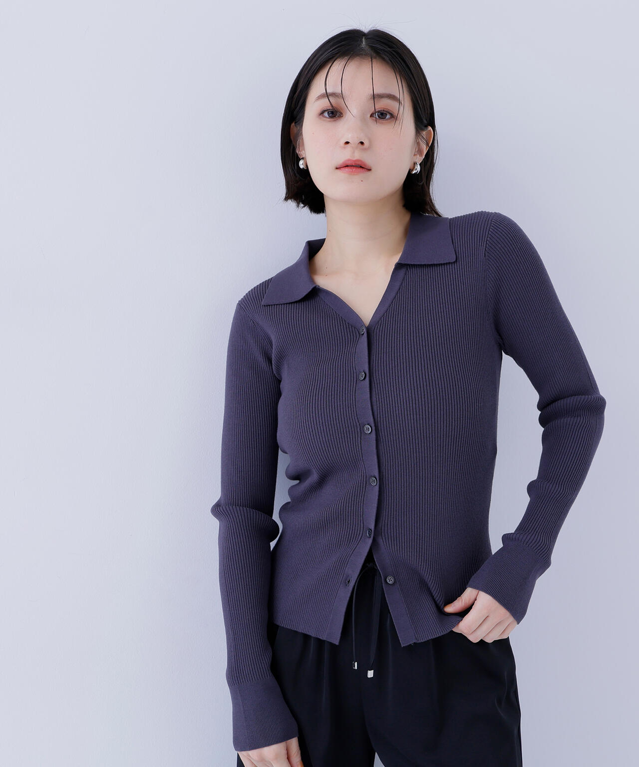 【WEB限定カラー：オレンジ】襟付Vネックリブニット