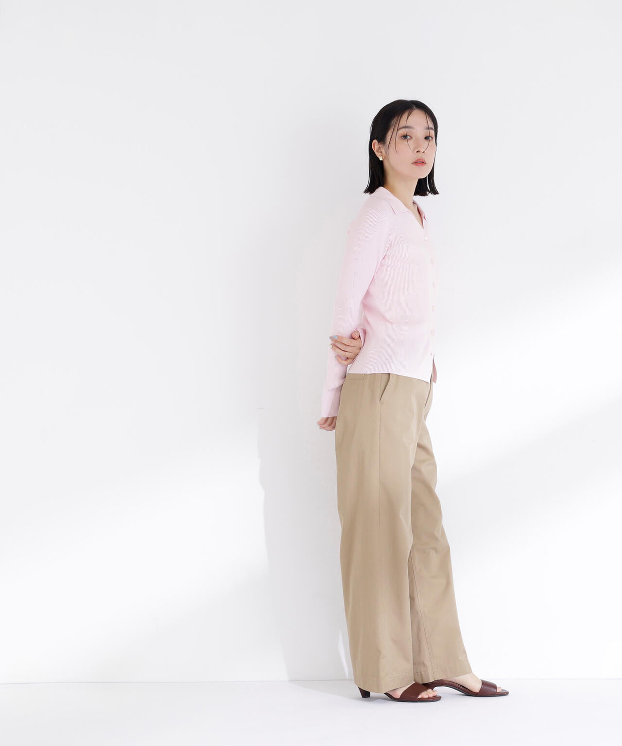 【WEB限定カラー：オレンジ】襟付Vネックリブニット