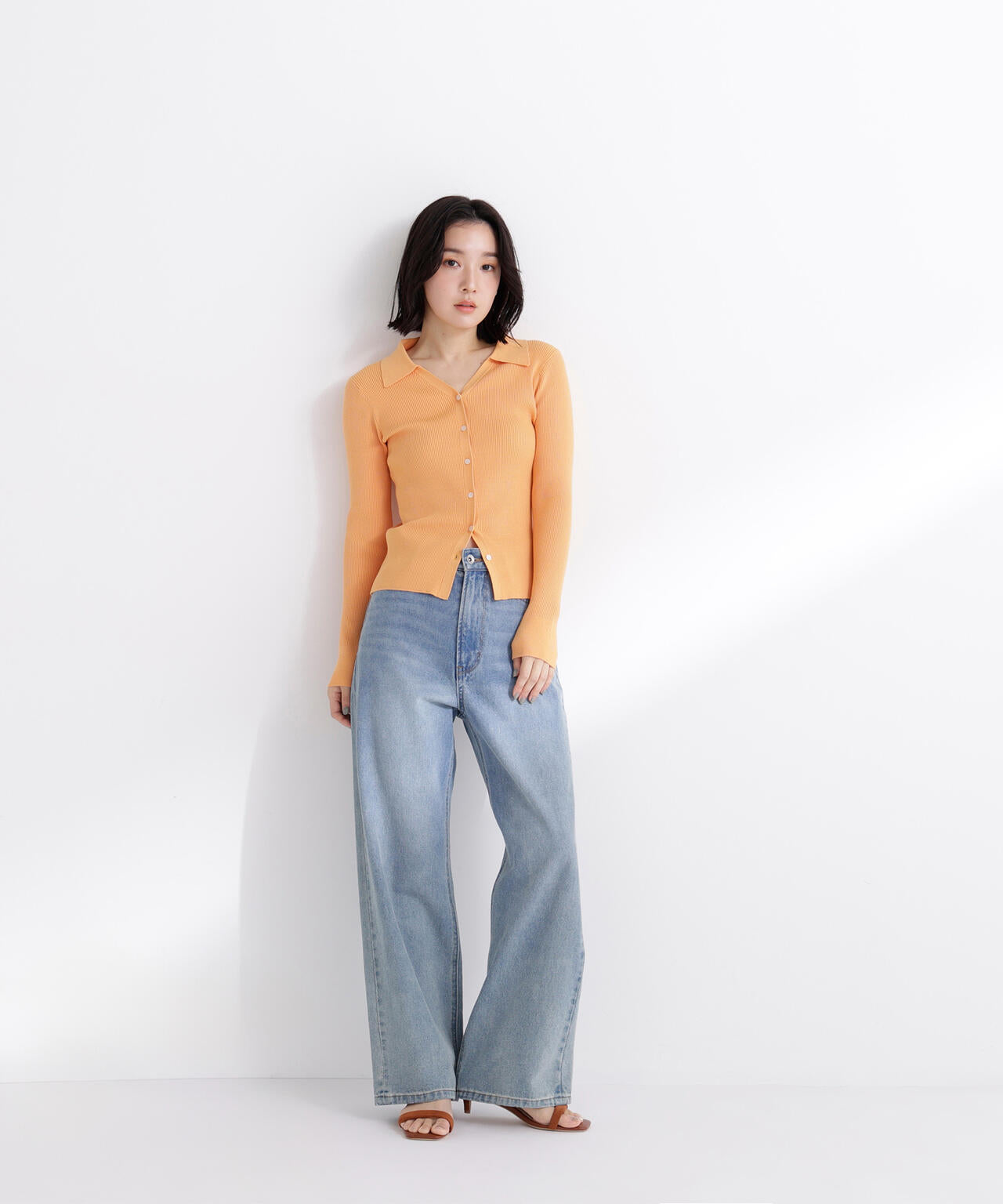 【WEB限定カラー：オレンジ】襟付Vネックリブニット