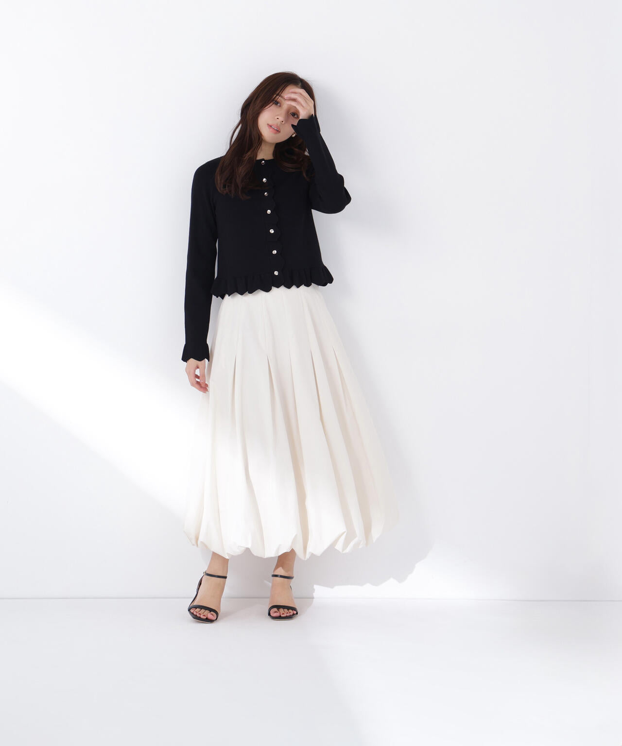 メタルボタンフリルカーディガン