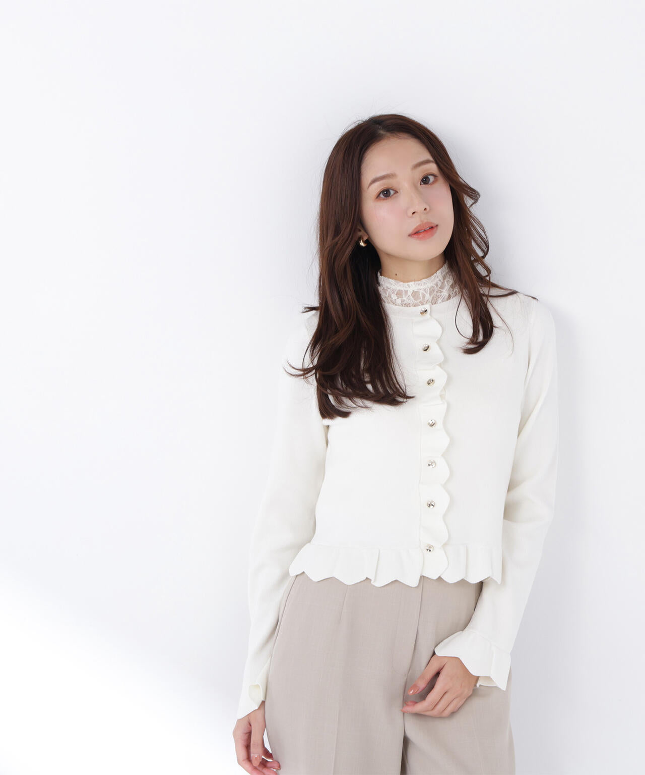 メタルボタンフリルカーディガン