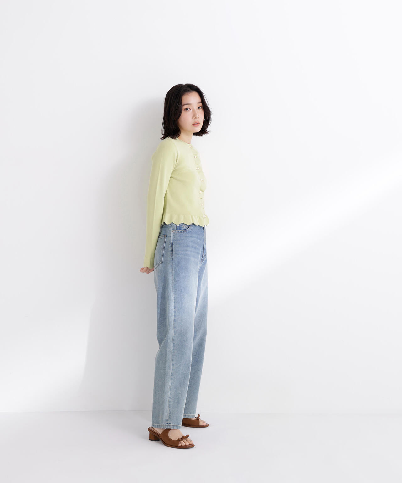 メタルボタンフリルカーディガン