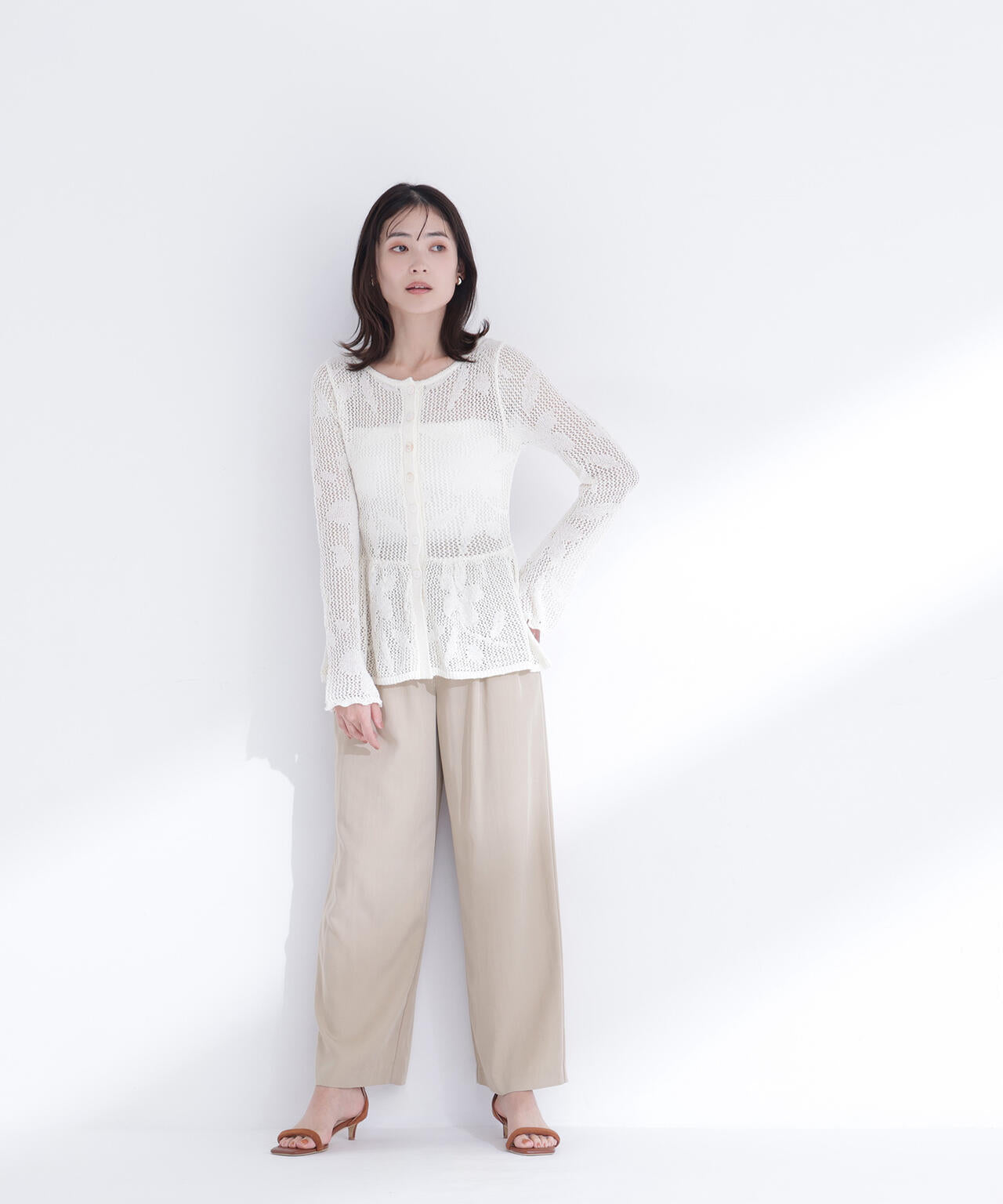 フラワーレースペプラムニット