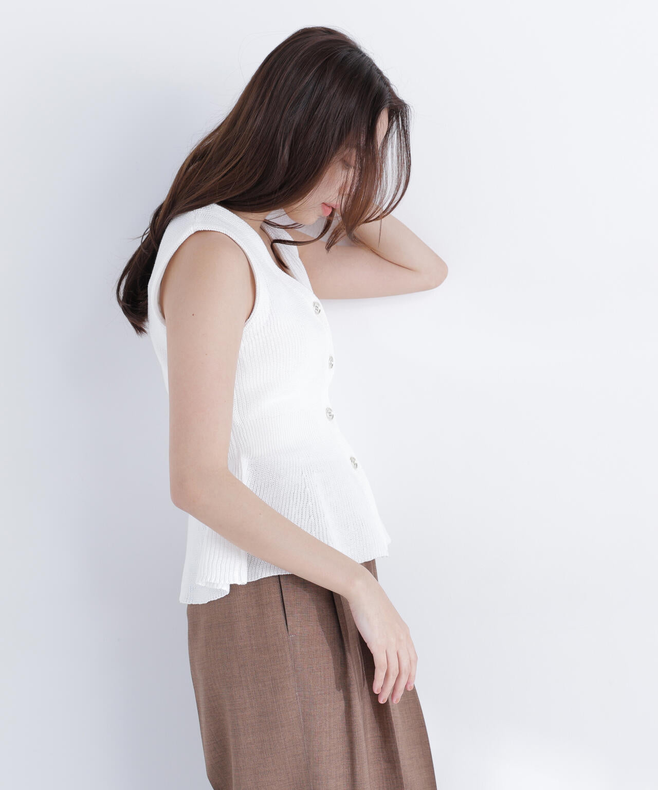 メタルボタンペプラムニットジレ | NATURAL BEAUTY BASIC（ナチュラル