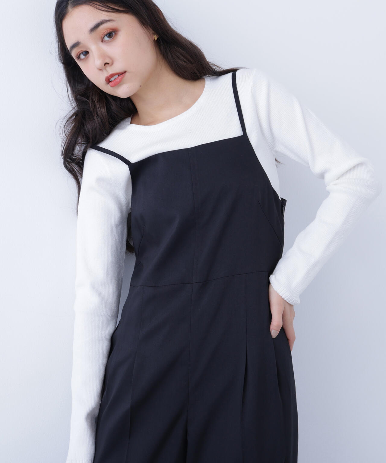 クルーネックリブニット