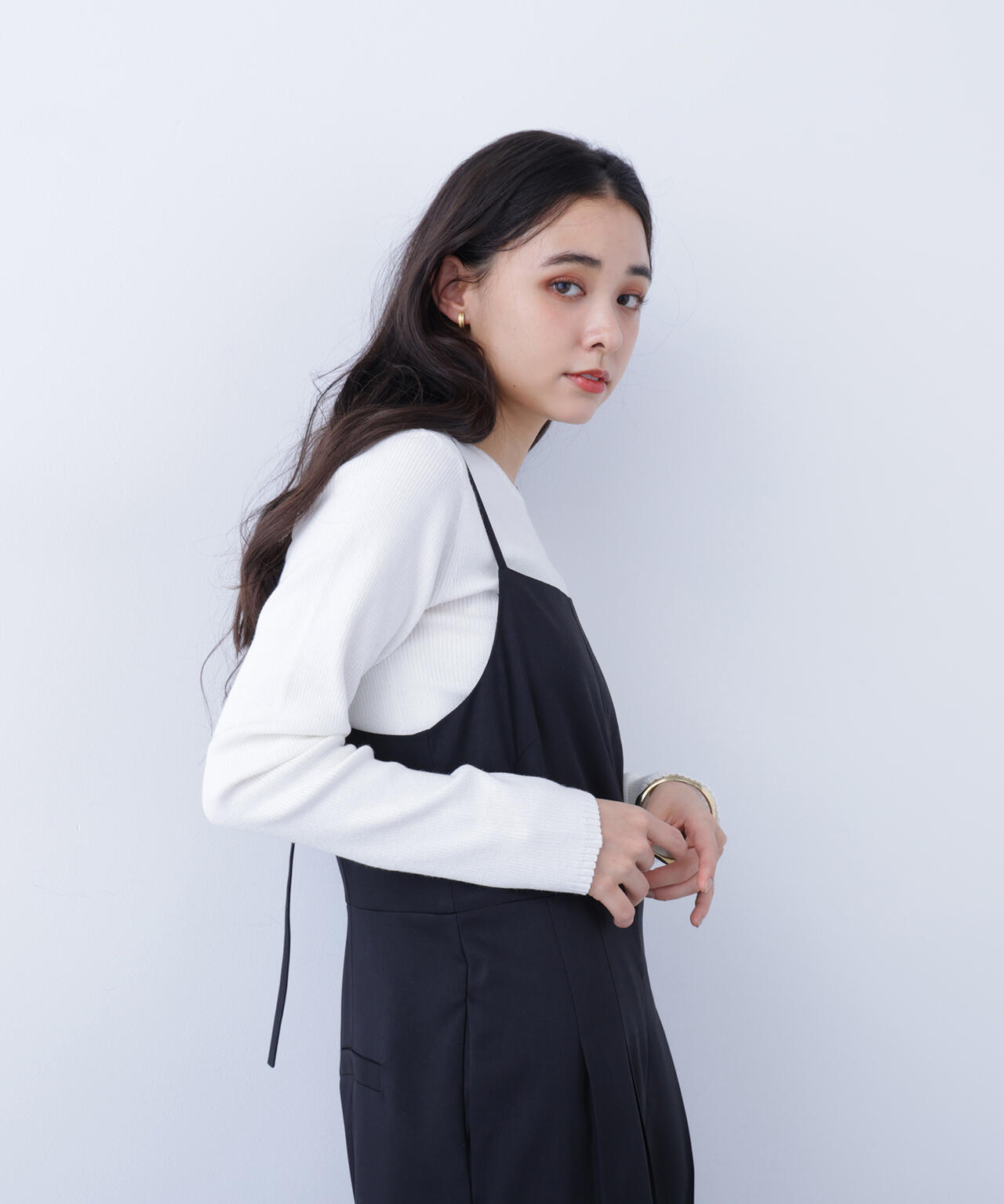 クルーネックリブニット