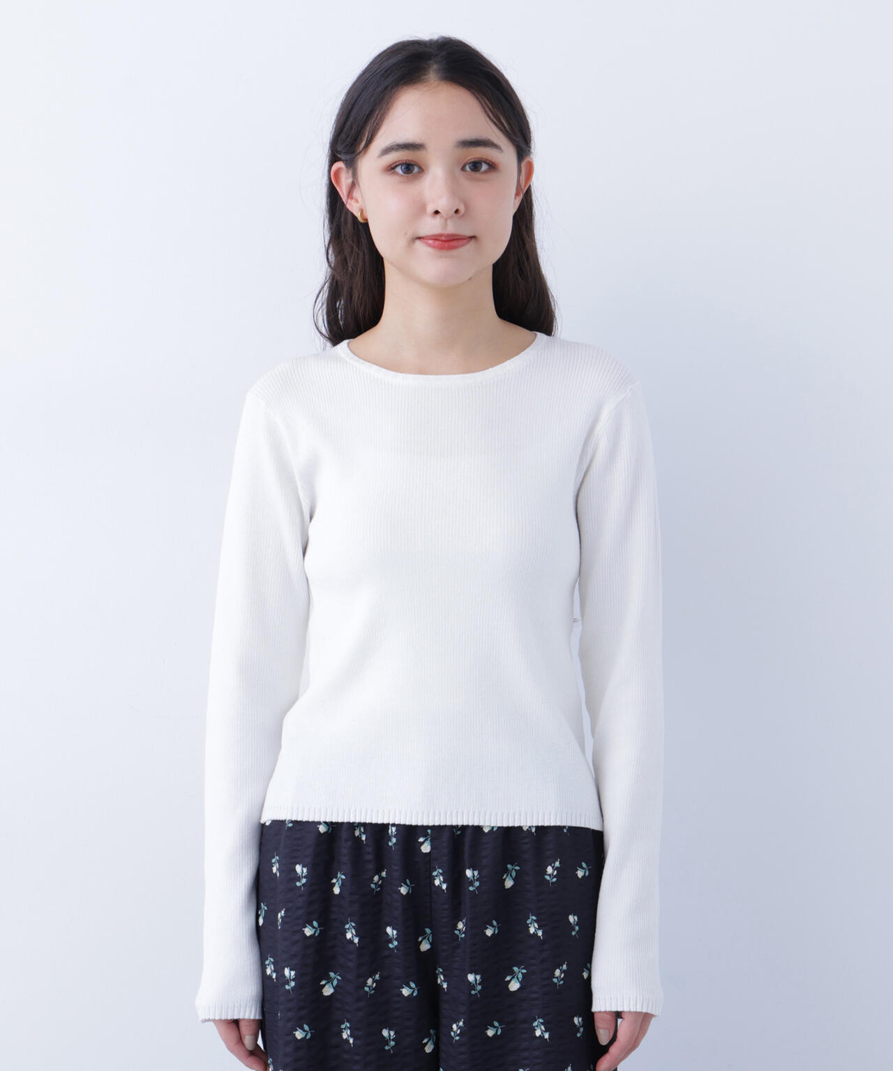 クルーネックリブニット