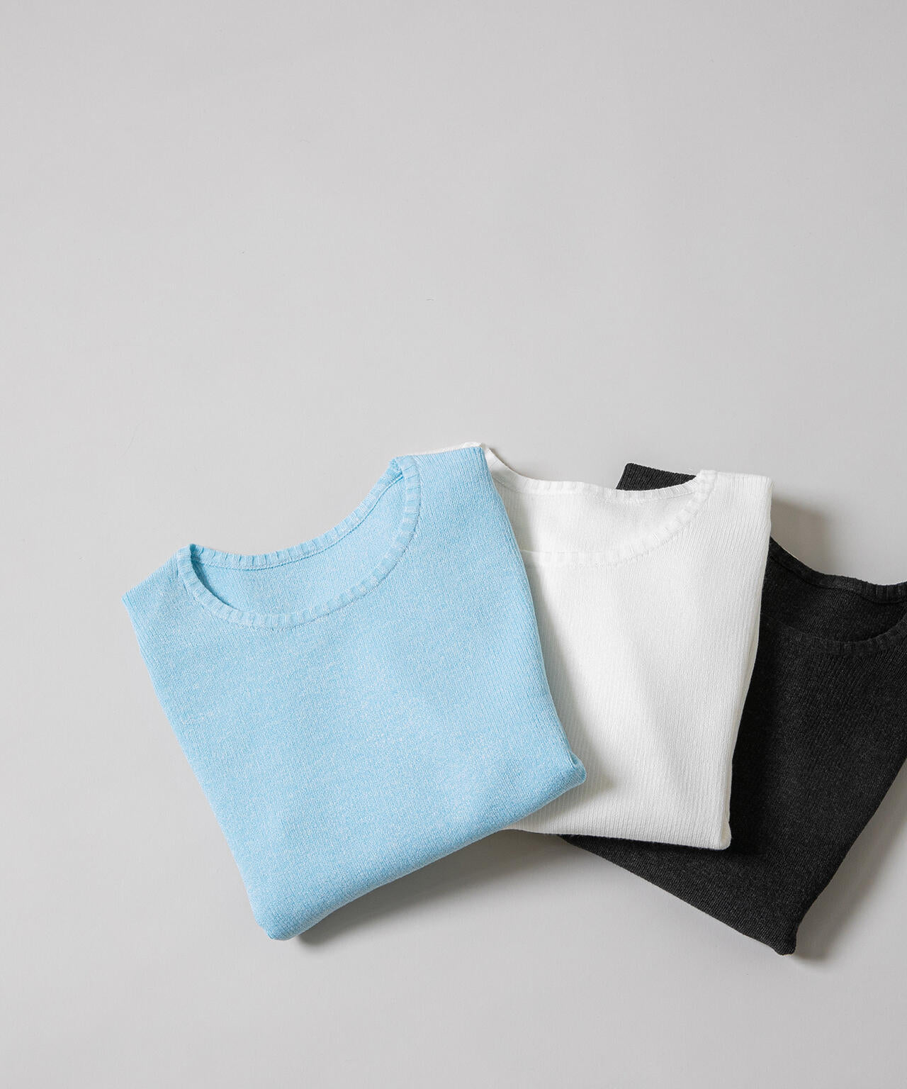 クルーネックリブニット