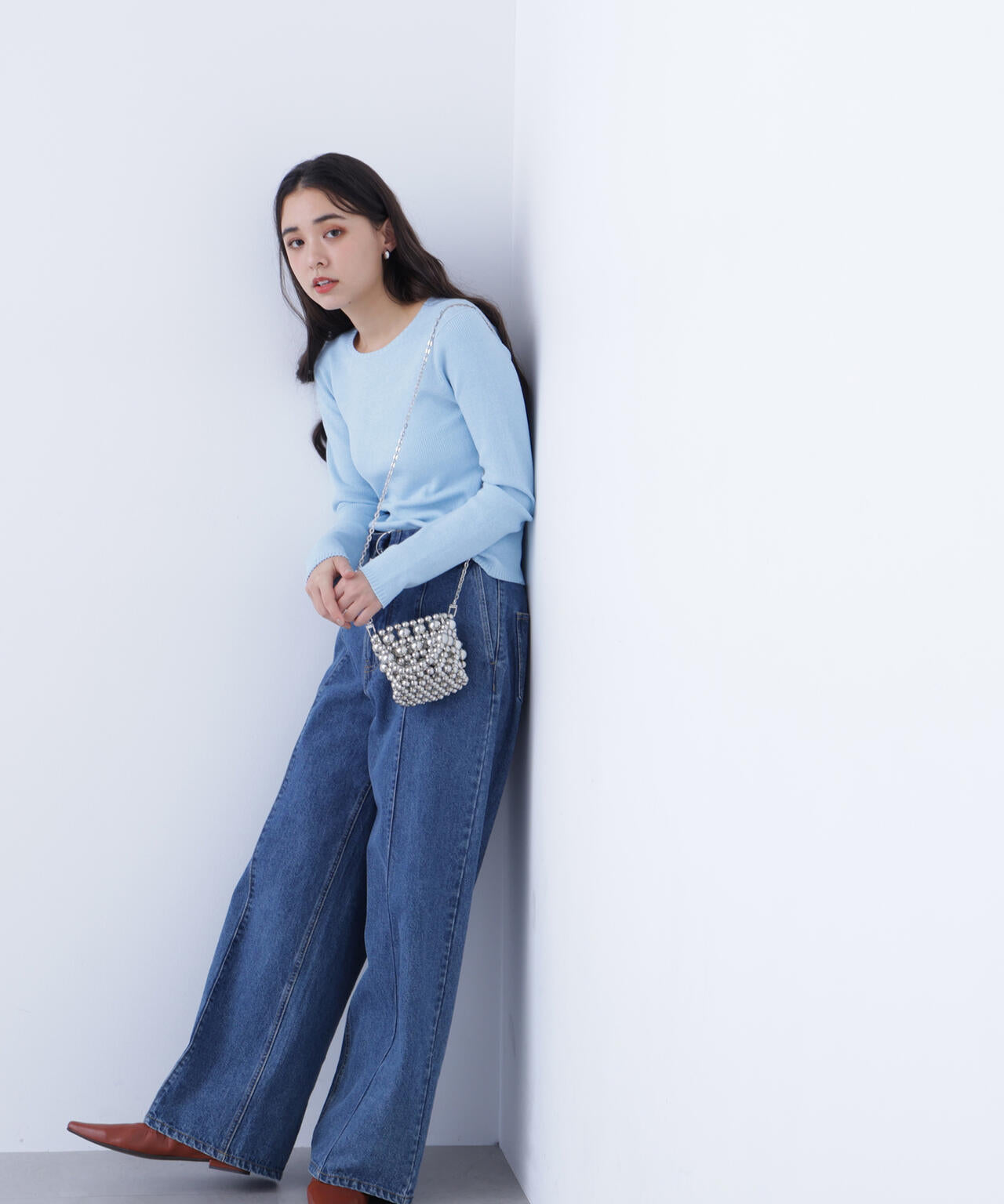 クルーネックリブニット