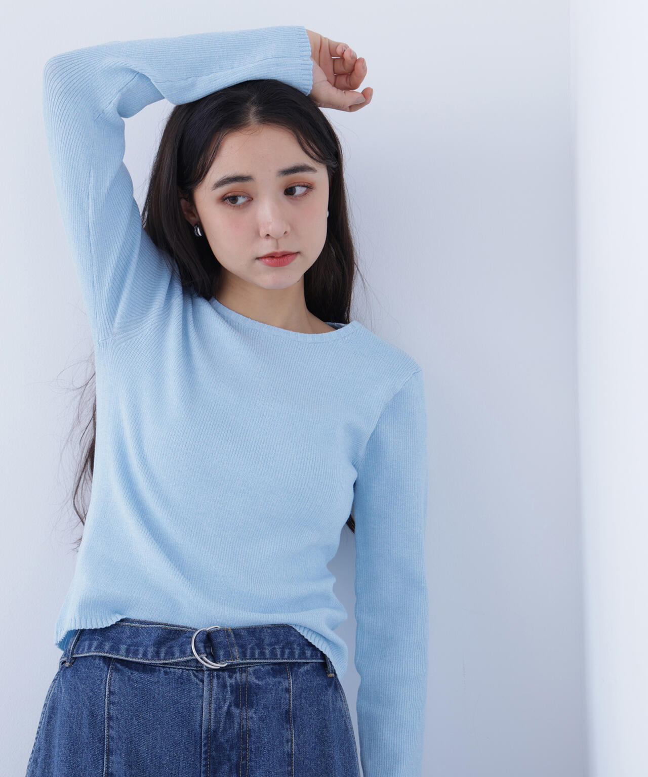 クルーネックリブニット