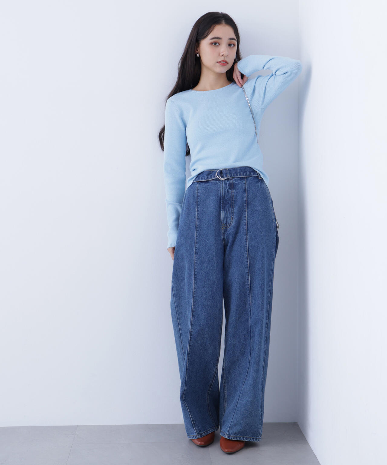 クルーネックリブニット