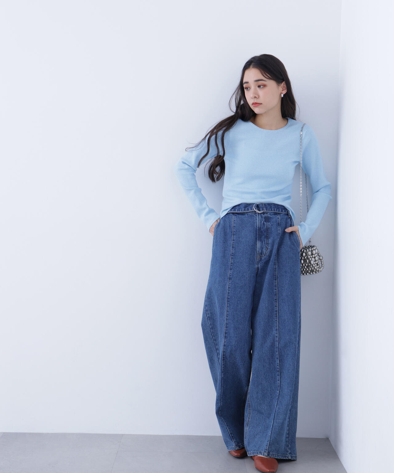 クルーネックリブニット