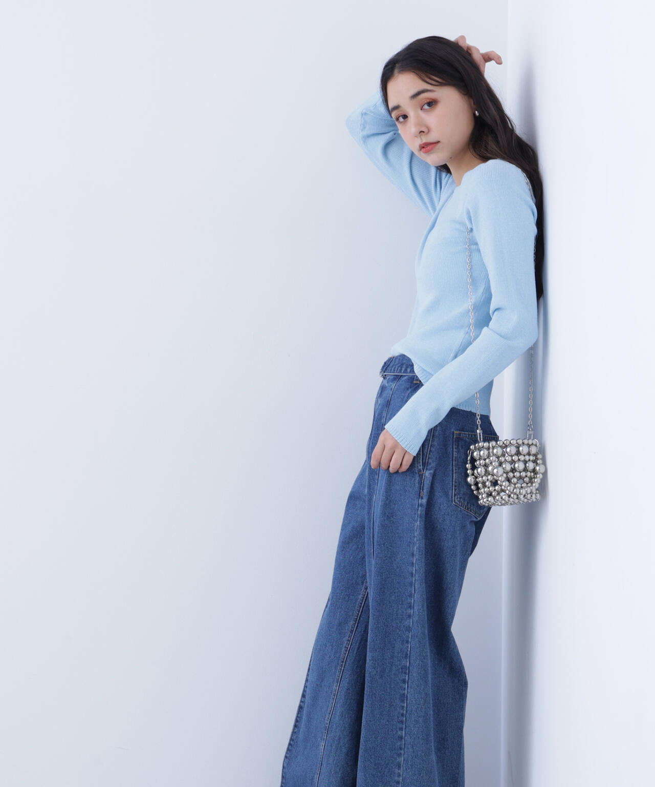 クルーネックリブニット