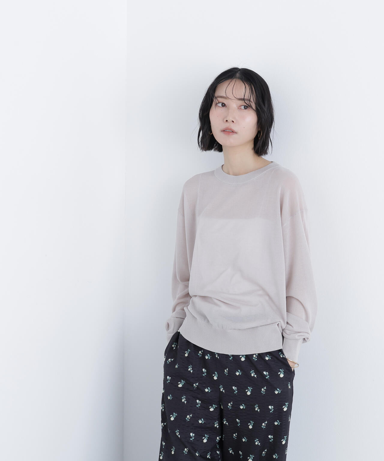 シアーボクシーニット