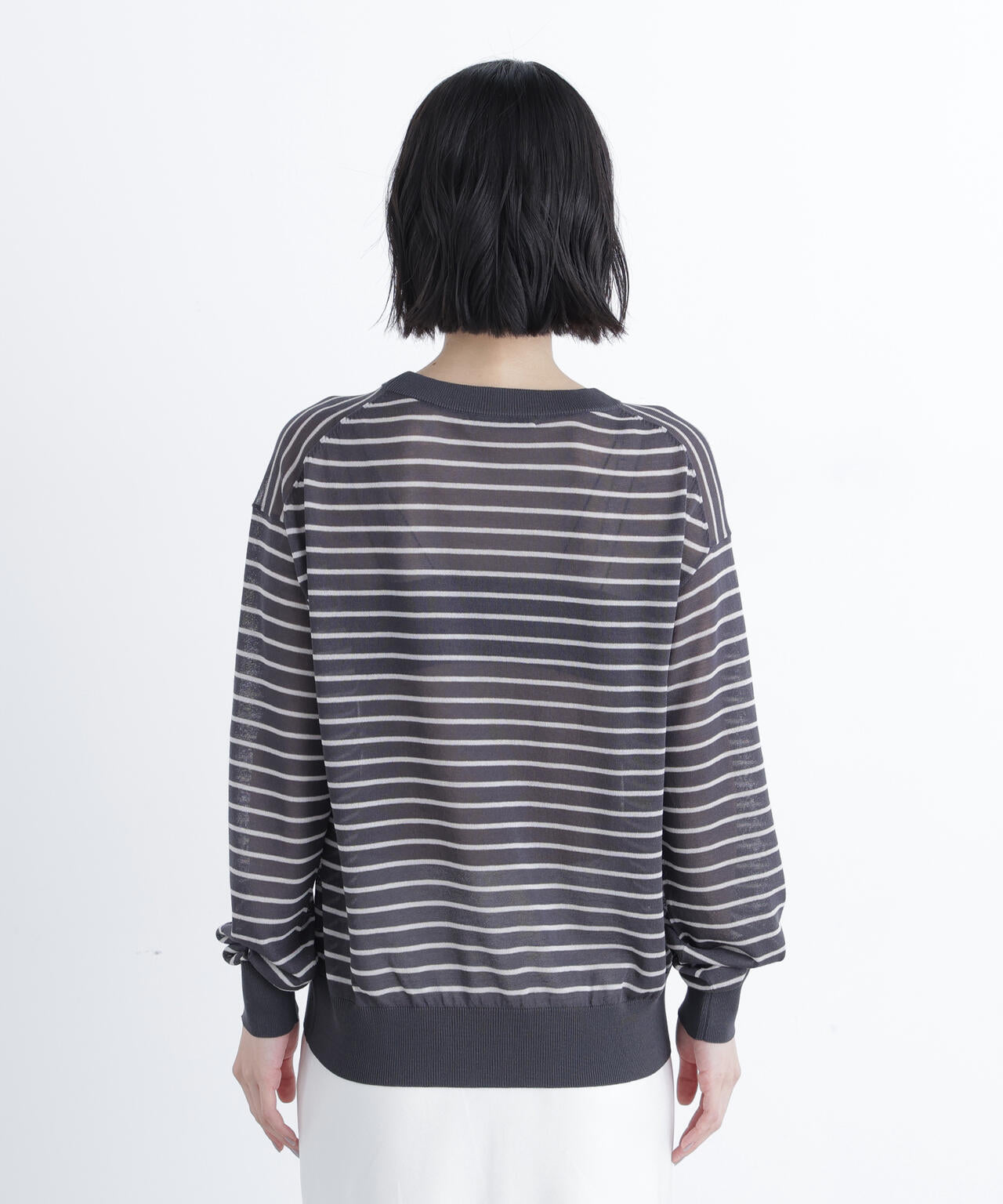 シアーボクシーニット