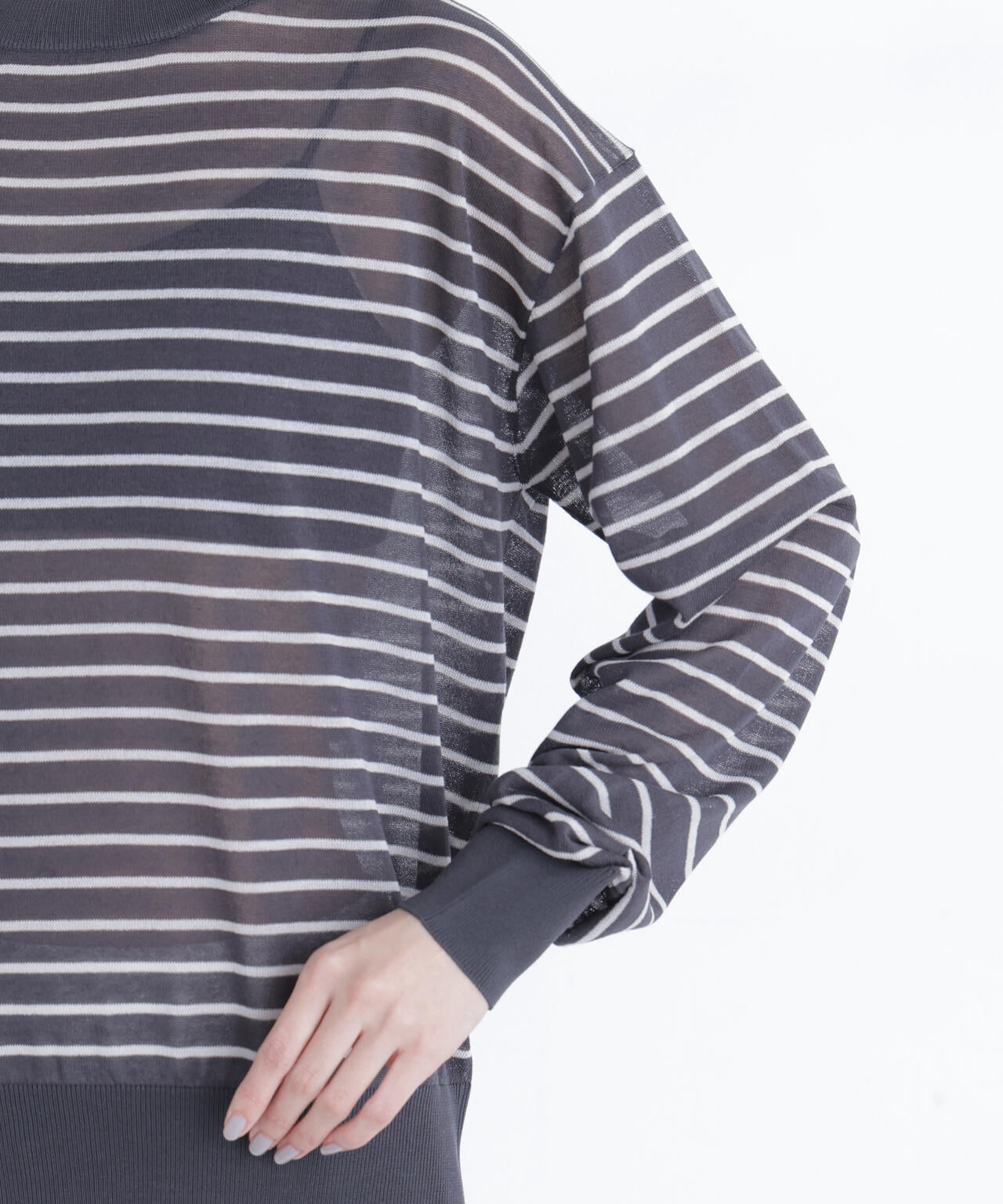 シアーボクシーニット