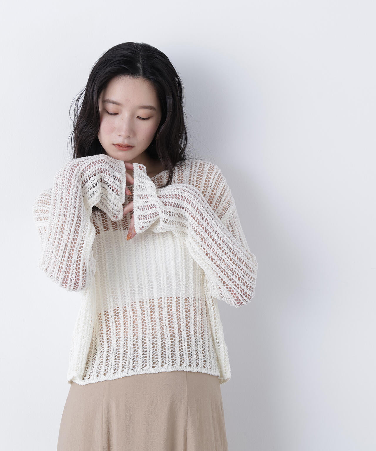 透かし編みクロップドニット