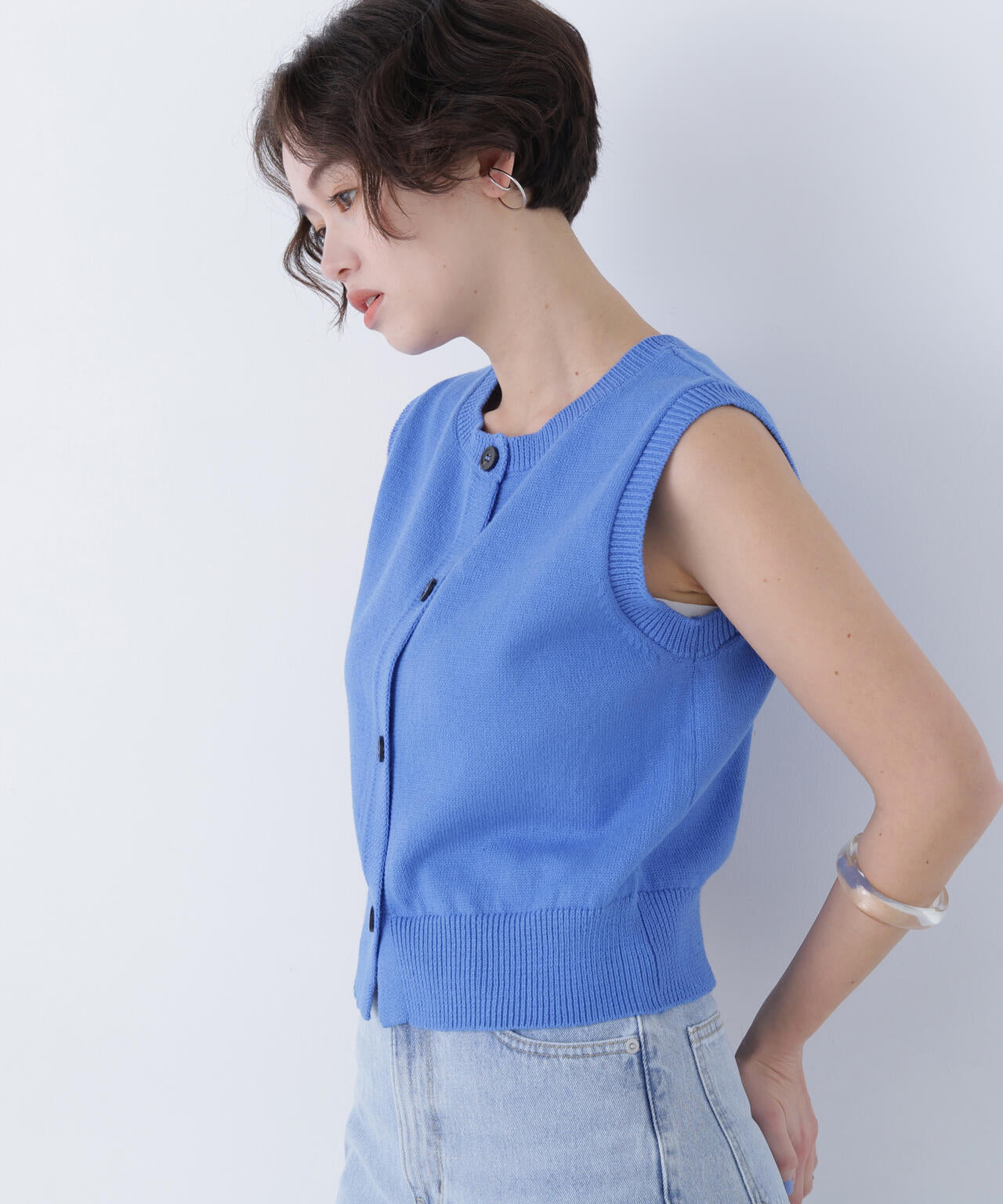 コンパクトニットベスト