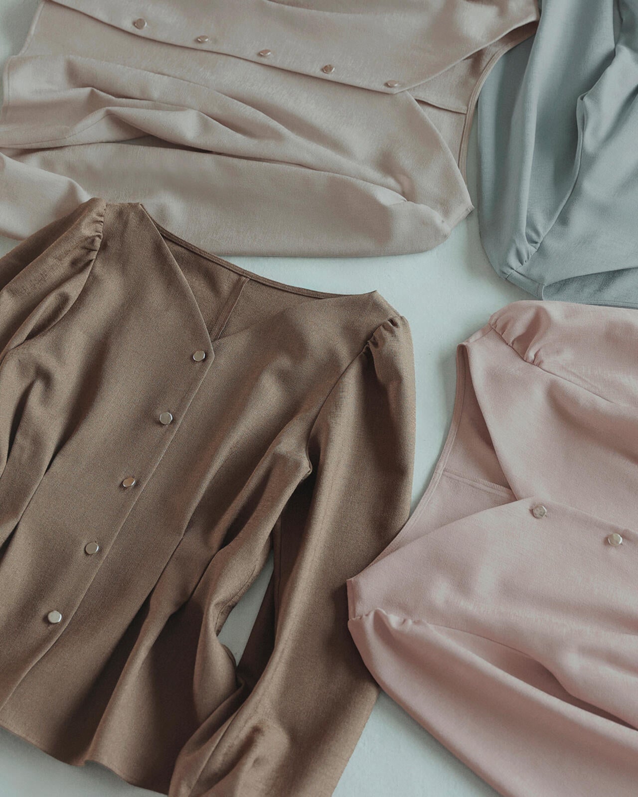 ＜ちょうど、いい服＞きゅっと、メリハリ仕掛けトップス
