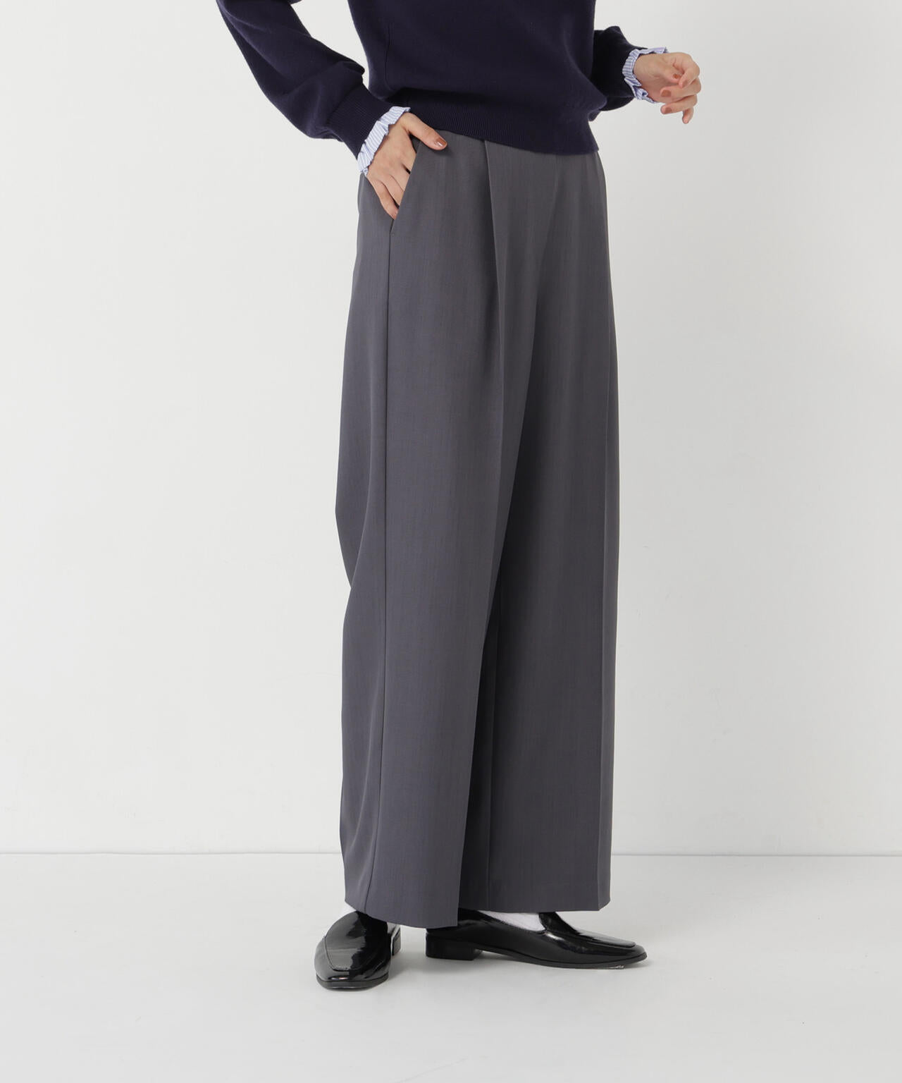 身長165　B:80 W:59 / H:85 / S:23.5 着用サイズ：M