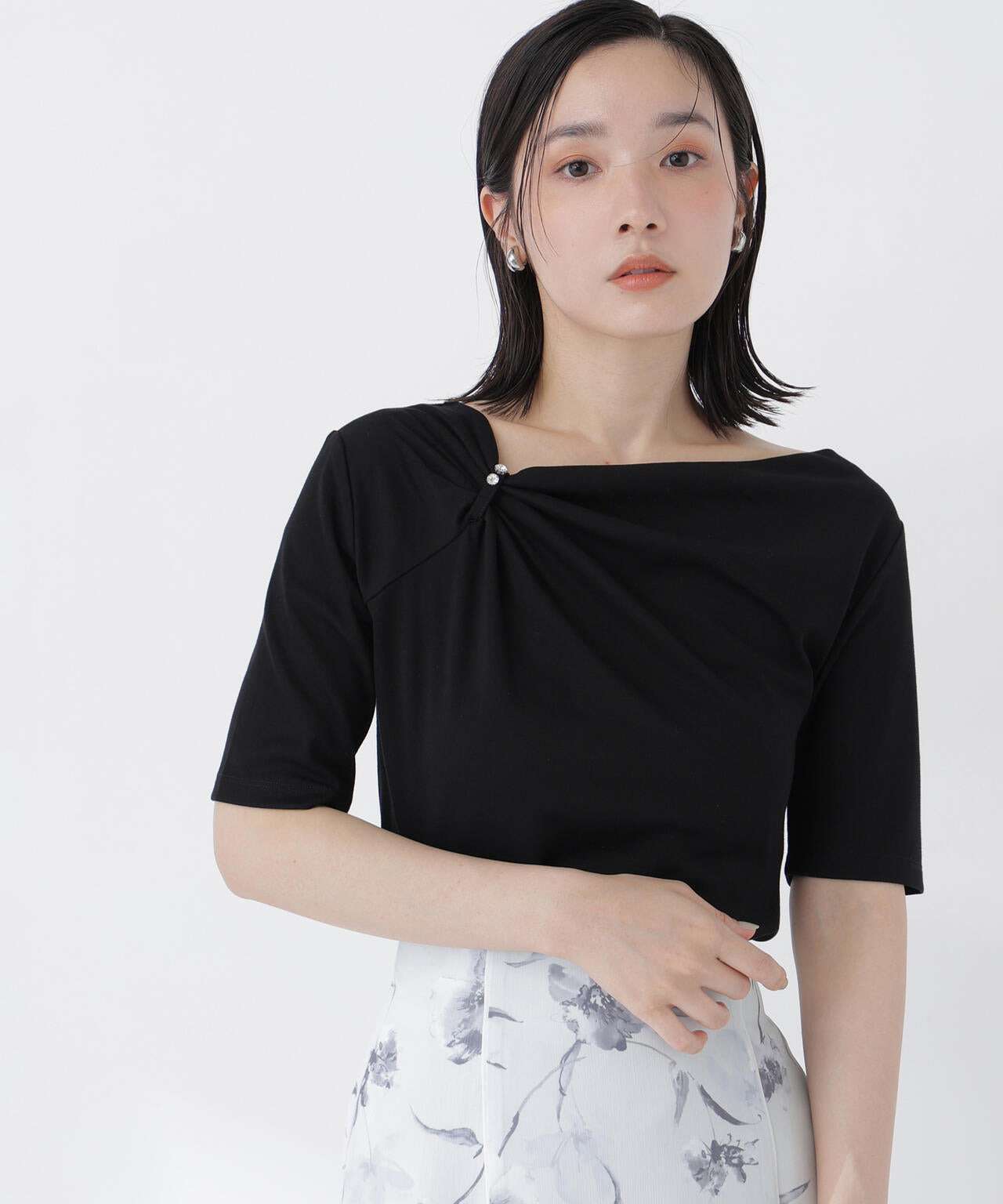 FUGAドレーン黒カットソーBlackパイソン　アシメトリー アシメドレープカットソー | NATURAL BEAUTY BASIC（ナチュラル
