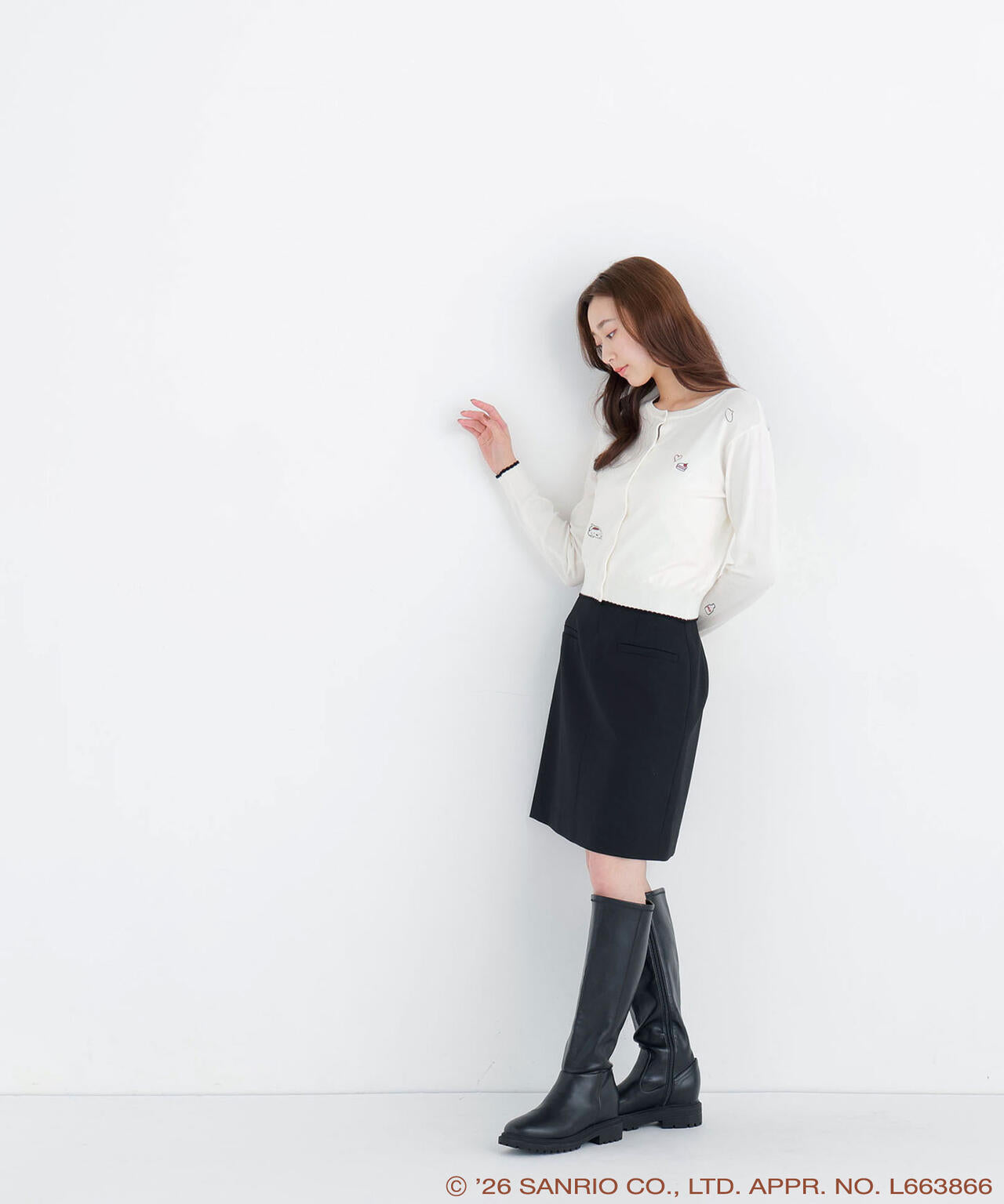 166cm B:76 W:57 H:88