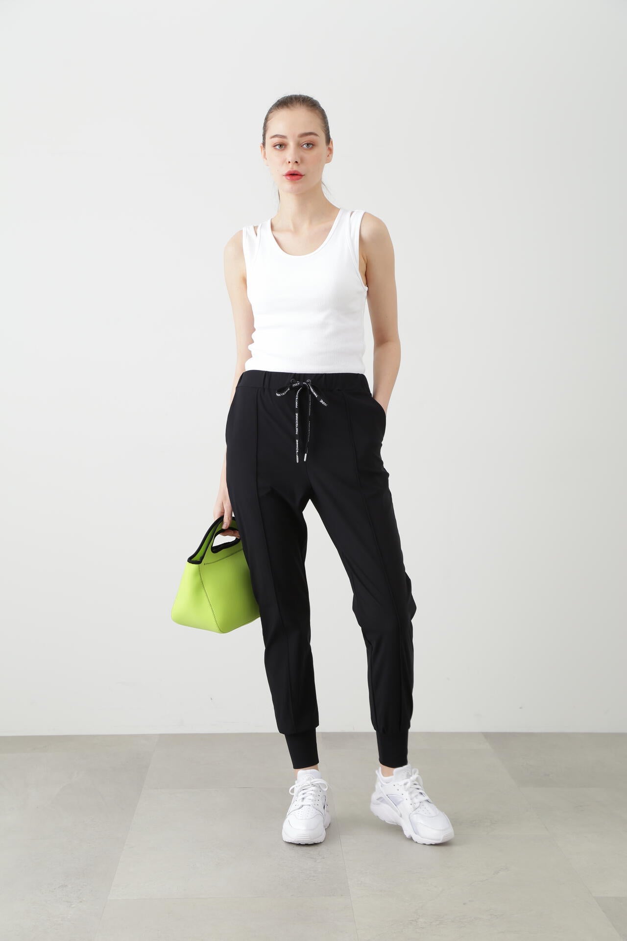 [THE HOLIDAY CLOSET]カップ付きリブタンクトップ