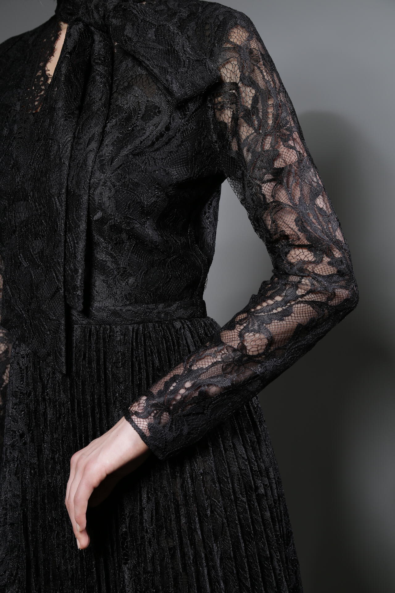 レースプリーツロングドレス_ | Alunc（アルン） ｜【公式】通販mix