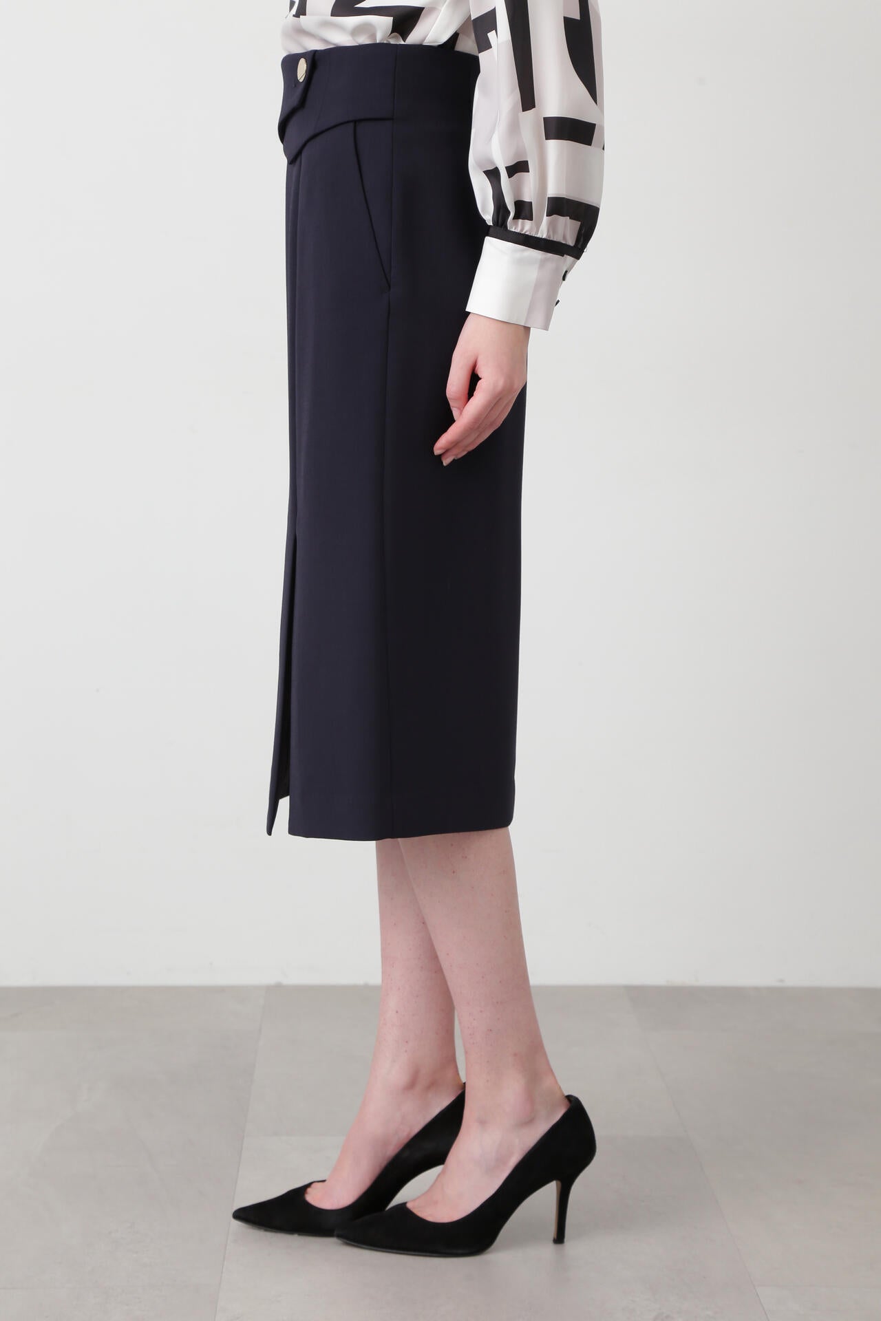 de03bb07-684d-5b96-837b-74ce063740fe_Image