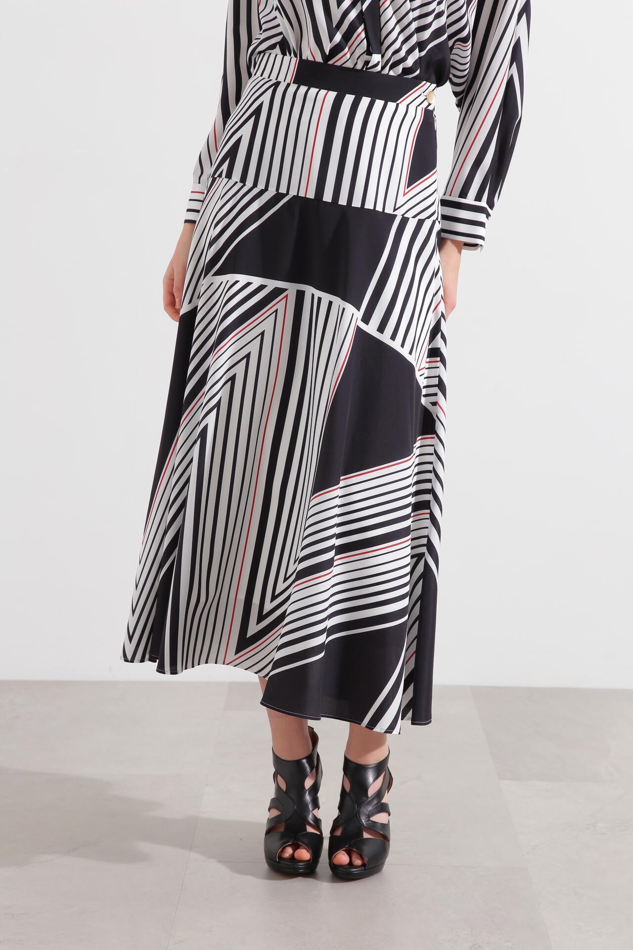 トライアングルボーダープリントスカート | PINKY&DIANNE（ピンキー