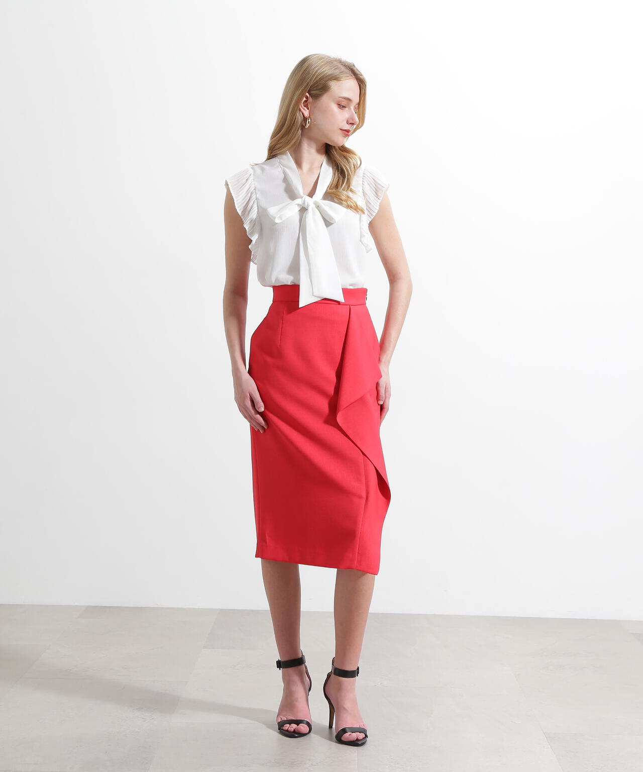 新品タグ付き　PINKY&DIANNE アシンメトリーラッフルスカート　赤 リネンライクラッフルスカート | PINKY&DIANNE（ピンキー&ダイアン