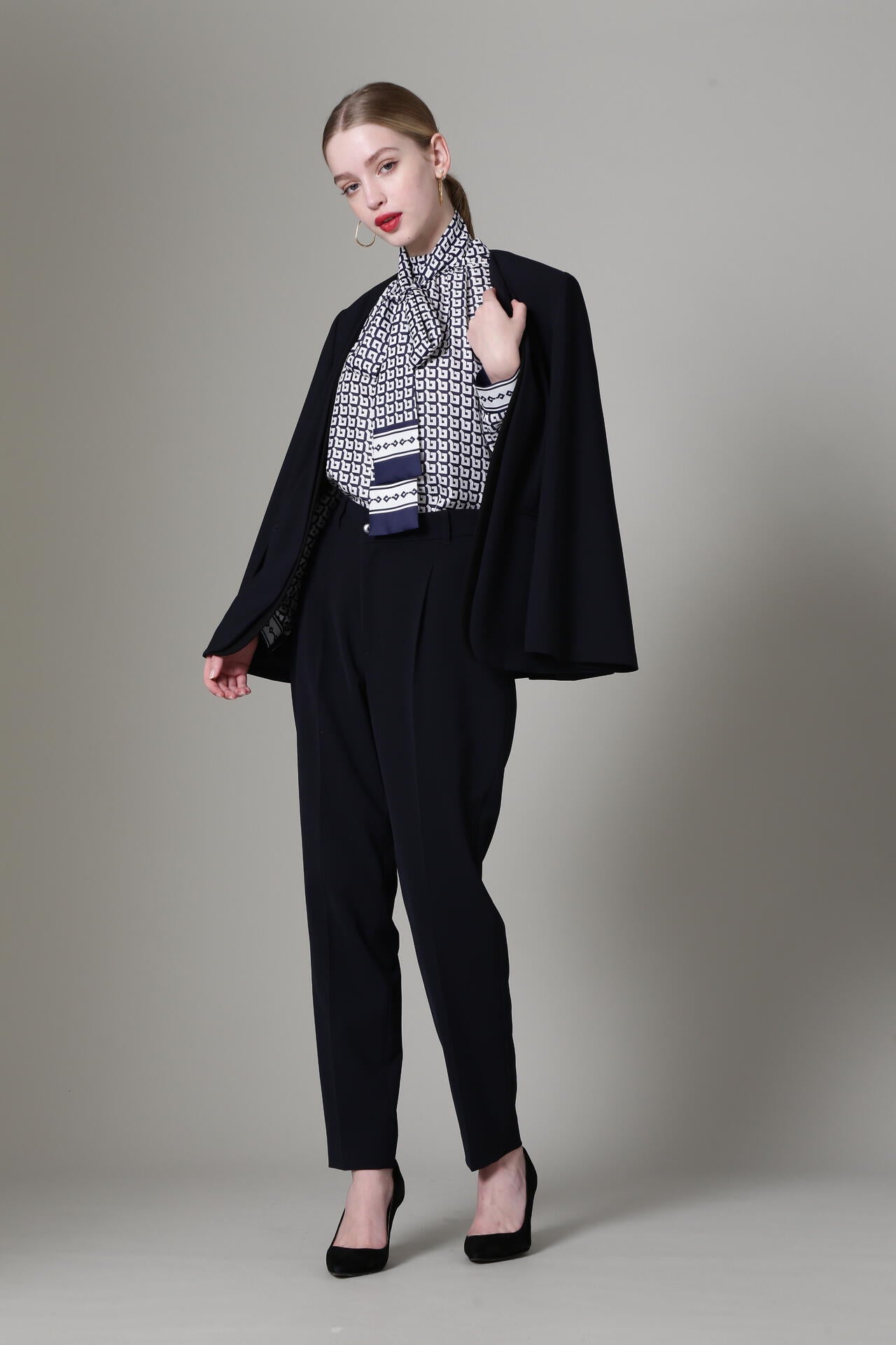 URBAN PRECIOUS] ケープ風ジャケット | PINKY&DIANNE（ピンキー