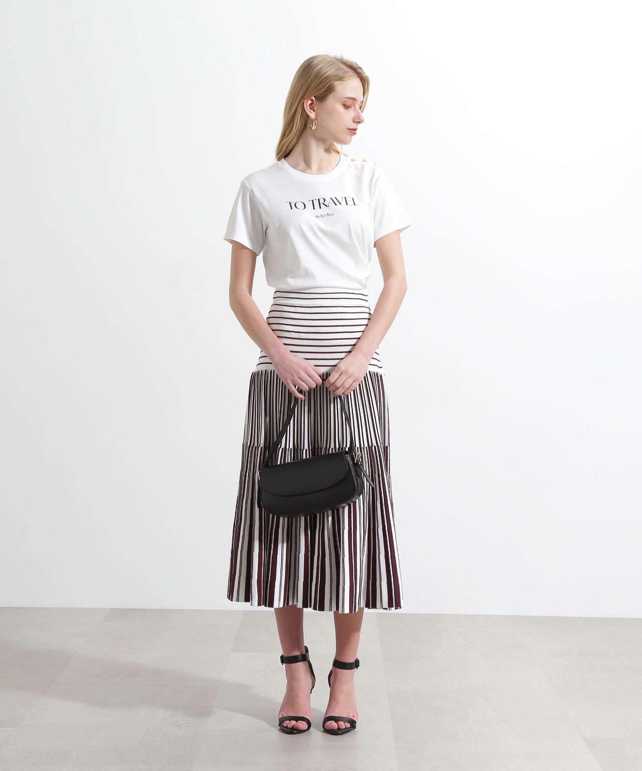 “TO TRAVEL”　ロゴＴシャツ