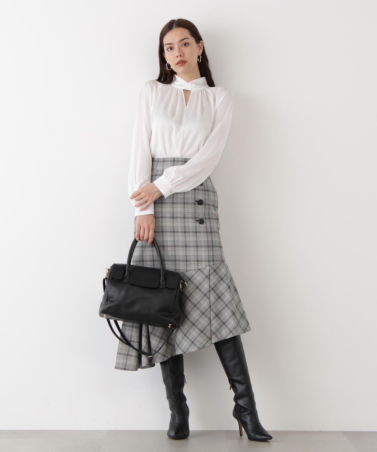 ギャザーネックドットジャガードブラウス