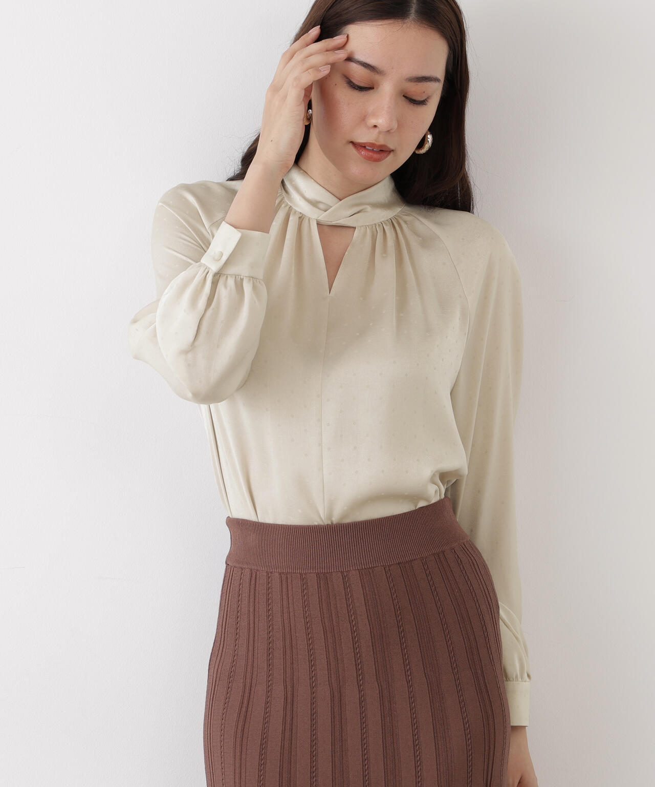 ギャザーネックドットジャガードブラウス | PINKY&DIANNE