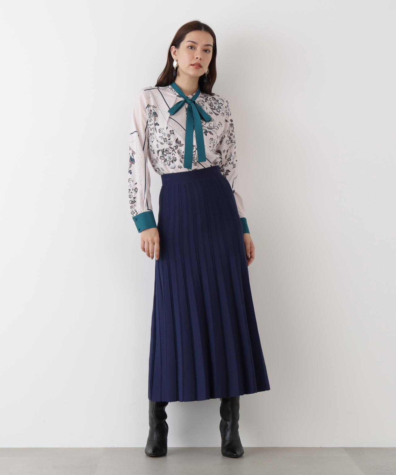 フローラルスカーフプリントブラウス